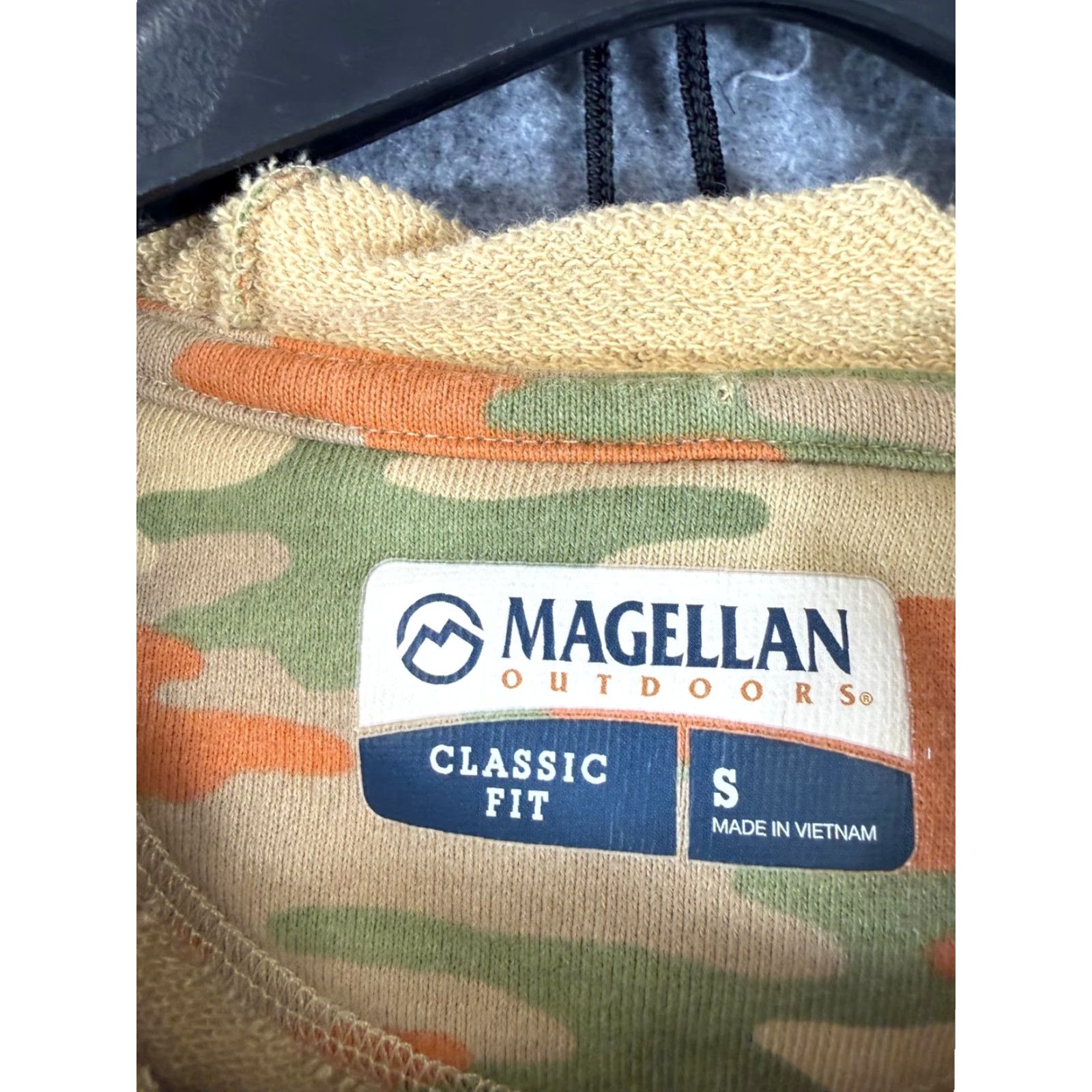 Vintage Magellan Hoodie Sweatshirt Mens S Beige Green Camo Shiner Bock Logo Classic Fit Atmosphere: Army Outdoor Hooded Drawstring Pullover (Vintage No) Size US S / EU 44-46 / 1 - 7 Thumbnail