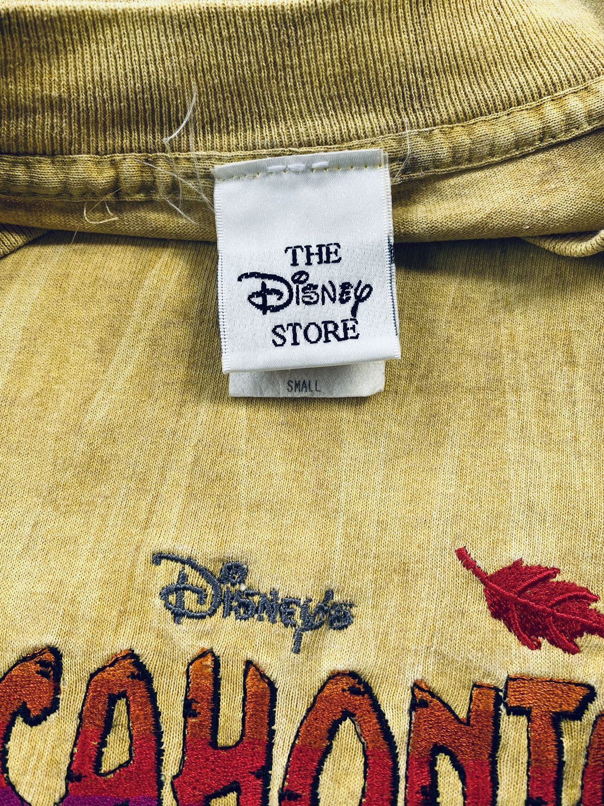 Vintage Vintage Anime Disney Pocahontas Rare Embroidery Tees Size US S / EU 44-46 / 1 - 8 Thumbnail