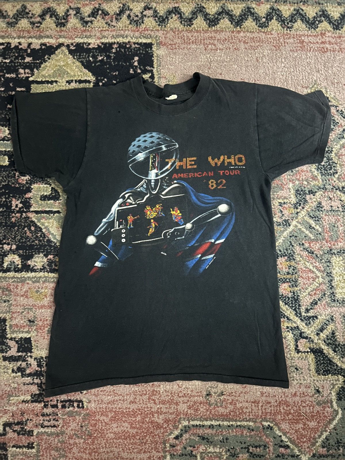 Band Tees VTG 1982 THE WHO American Tour T-Shirt Size US M / EU 48-50 / 2 - 1 Thumbnail