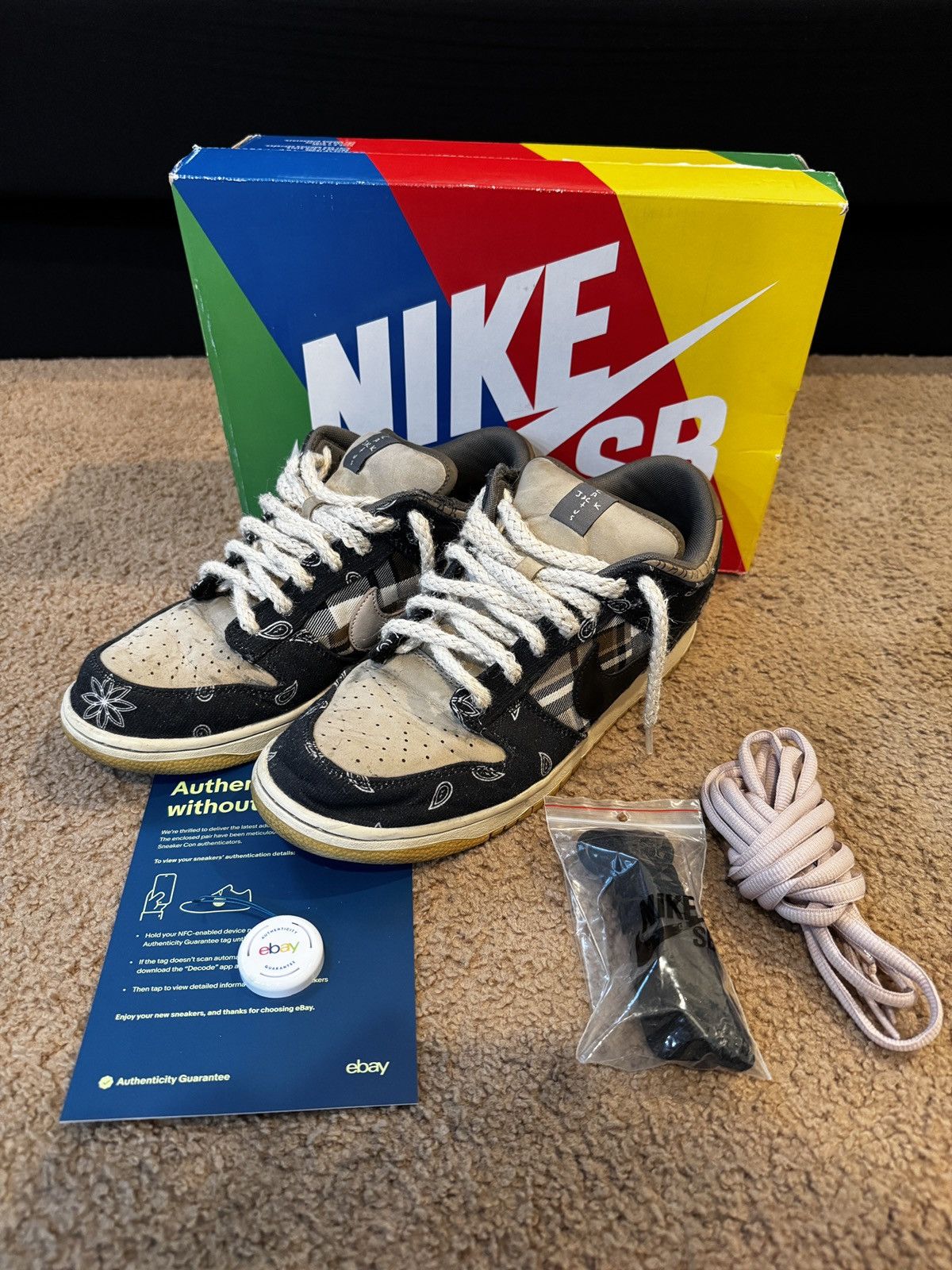 Nike × Travis Scott Nike SB Dunk Low Travis Scott Cactus Jack - Men Size 10.5 Size US 10.5 / EU 43-44 - 1 Thumbnail