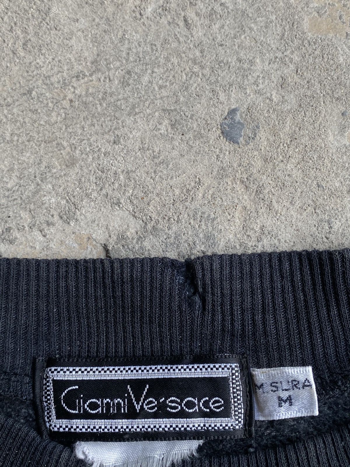 Versace VTG 90’s Versace Jeans Couture Medusa Sweater Size US M / EU 48-50 / 2 - 10 Thumbnail