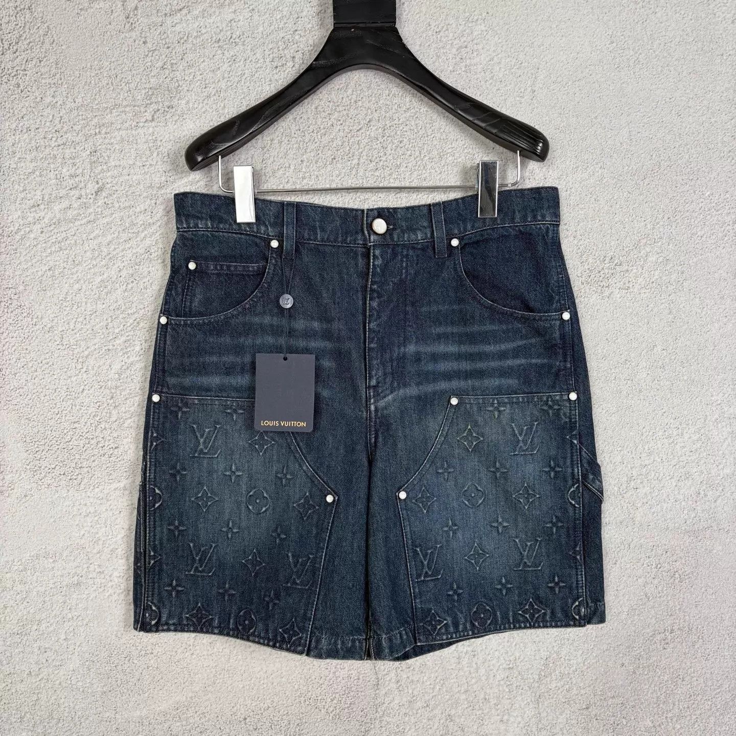 Louis Vuitton LV Pharrell x knit button lumberjack short navy 31 Size US 31 - 1 Thumbnail