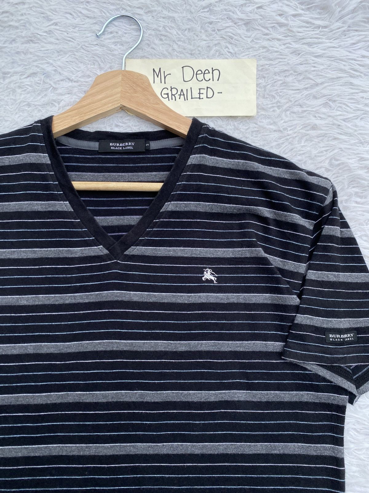 Burberry Rare Burberry Stripes V Neck Tshirt Size US M / EU 48-50 / 2 - 1 Thumbnail