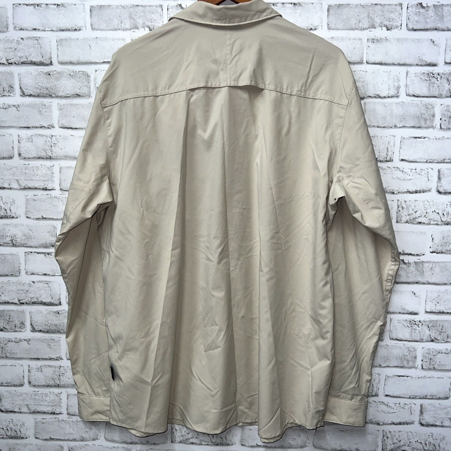 Patagonia Patagonia Beige Button Up Shirt Mens Size XL Size US XL / EU 56 / 4 - 5 Thumbnail