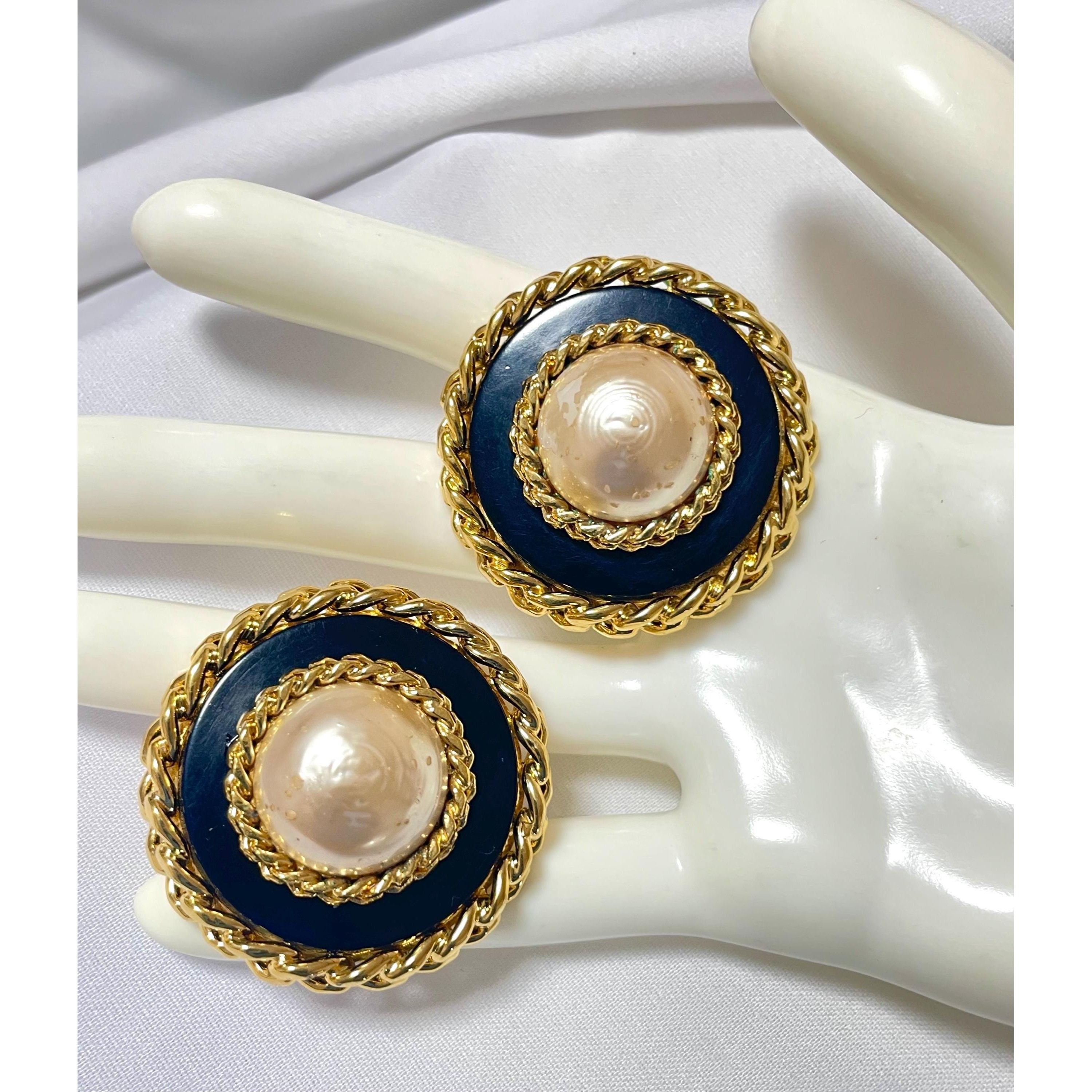 Chanel Vintage CHANEL large earrings with chain frames and pearls Size ONE SIZE - 2 Thumbnail