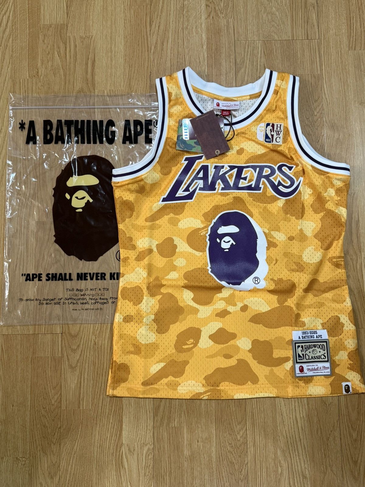 BAPE x Mitchell & Ness Lakers Authentic Jersey Yellow M