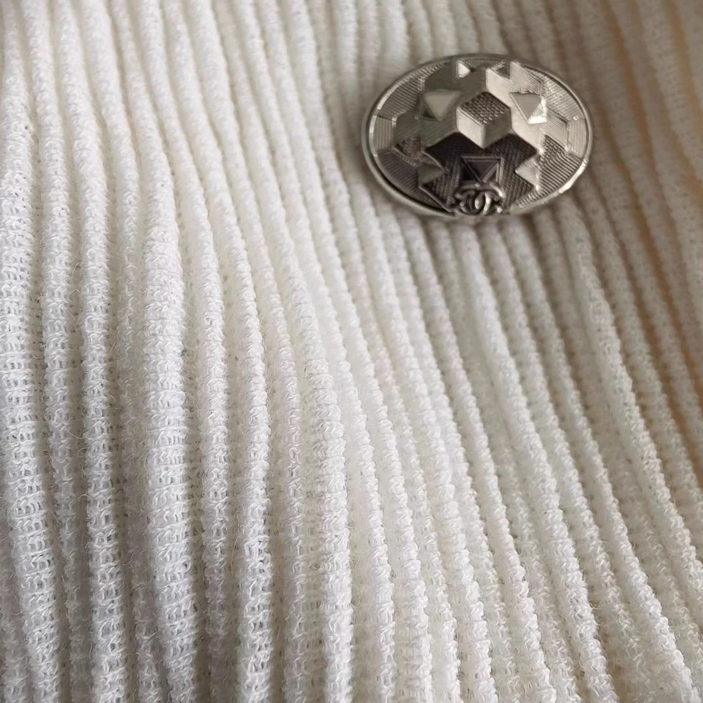 Chanel Chanel White Pleated Dress Size 27" / US 4 / IT 40 - 5 Thumbnail