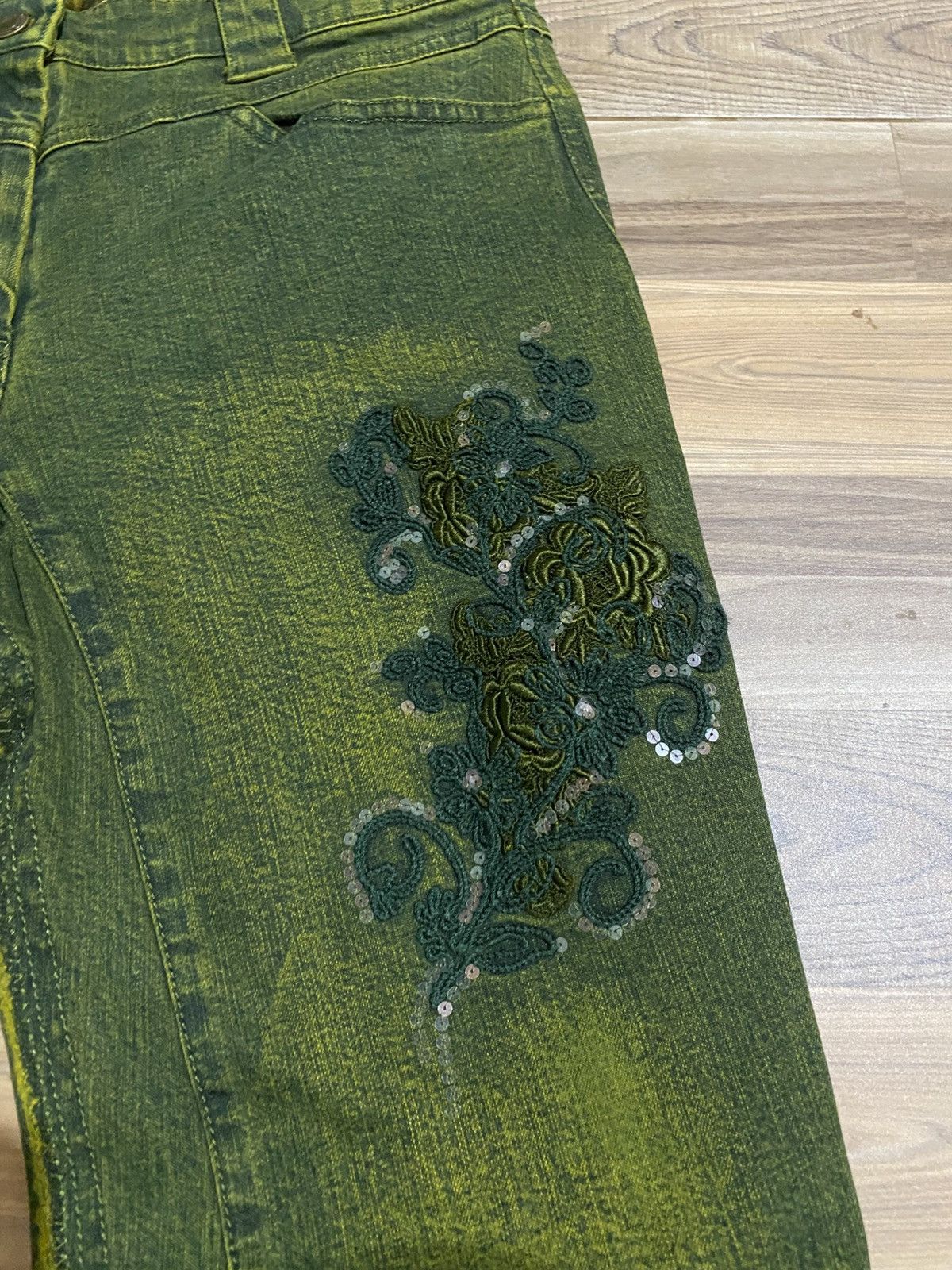 Japanese Brand JAPANESE BRAND FLARED FLOWERS JEANS Size 42" / US 20 - 4 Thumbnail