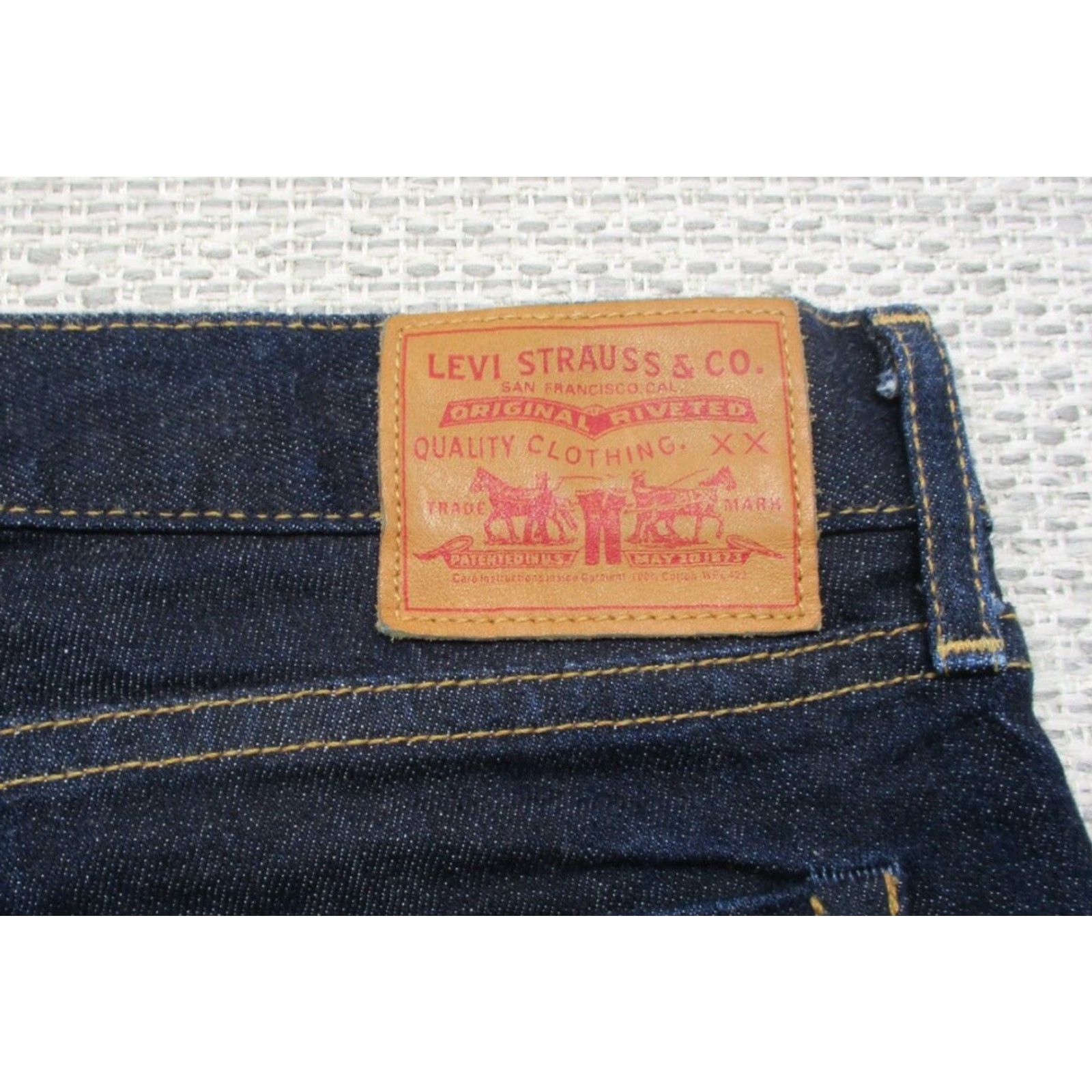 Levi's VINTAGE Levi's Denim Jeans 28 Women's Zip Fly Regular Fit Blue 5-Pocket Retro 80s 90s Bohemian Hippie Hipster USA Made Mint Condition Size 28" / US 6 / IT 42 - 4 Thumbnail
