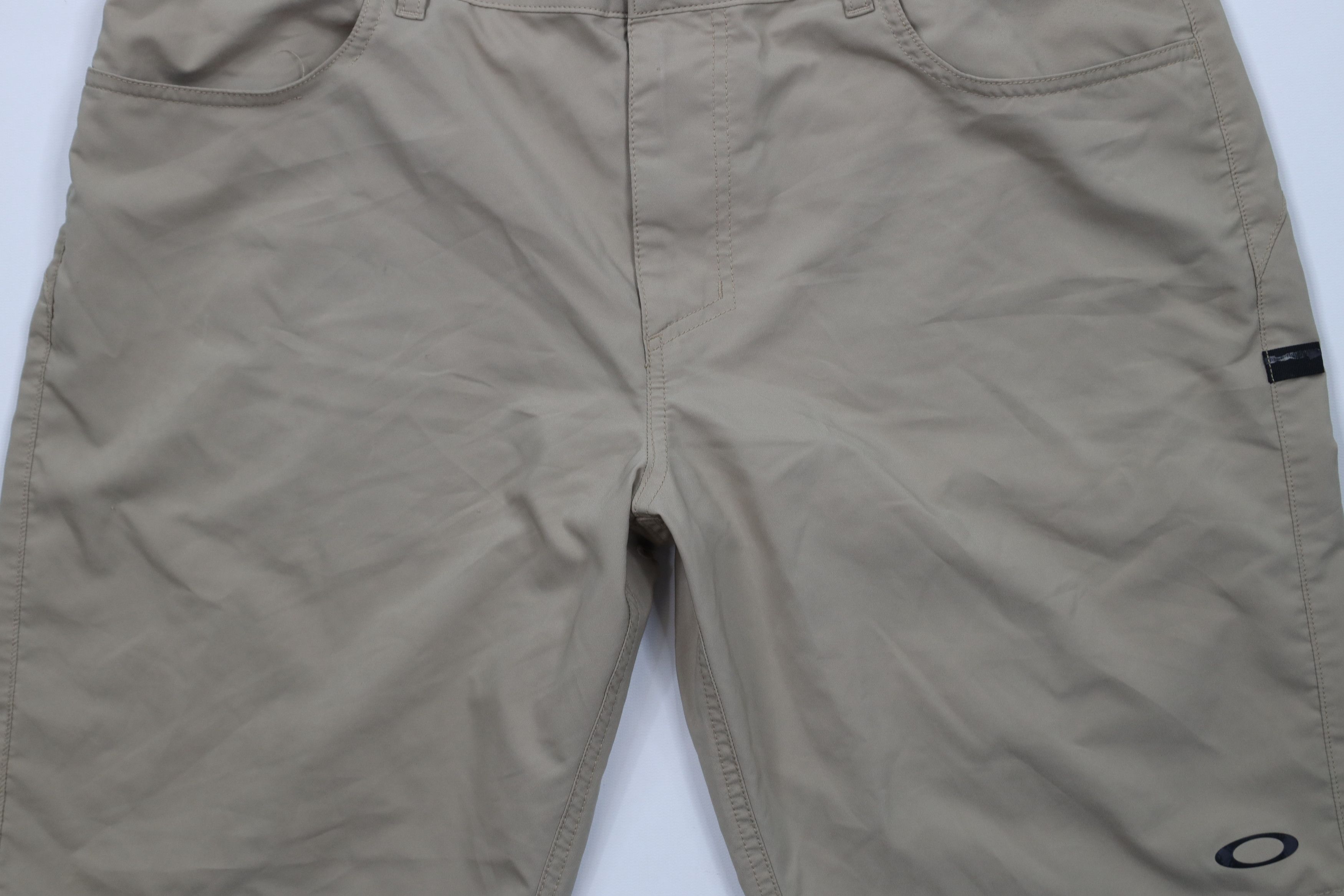 Oakley × Vintage Vintage Y2K Oakley O Logo Tech Golfing Chino Shorts Beige Size US 34 / EU 50 - 3 Thumbnail