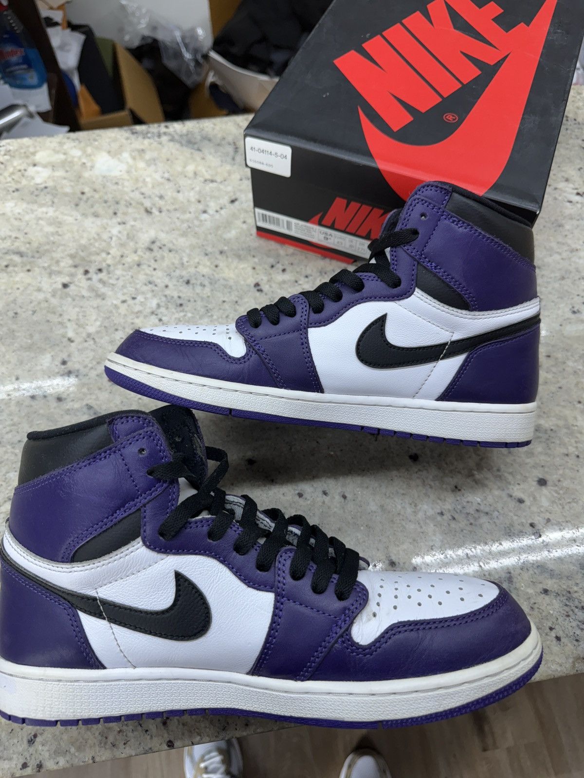 Jordan Brand Jordan 1 Retro High Court Purple white Size US 9.5 / EU 42-43 - 2 Thumbnail