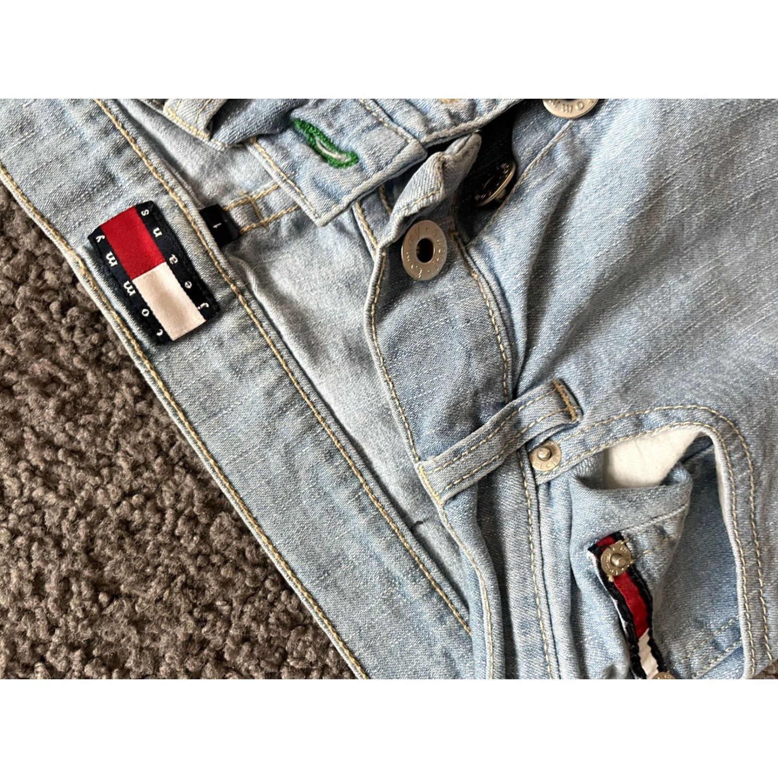 Tommy Hilfiger VINTAGE Tommy Hilfiger Jeans Women Size 1 Light Wash Boot Cut Button Fly Womens Jeans 1 Light Blue Modern 90s Theme Size 25" / US 0 / IT 36 - 6 Thumbnail