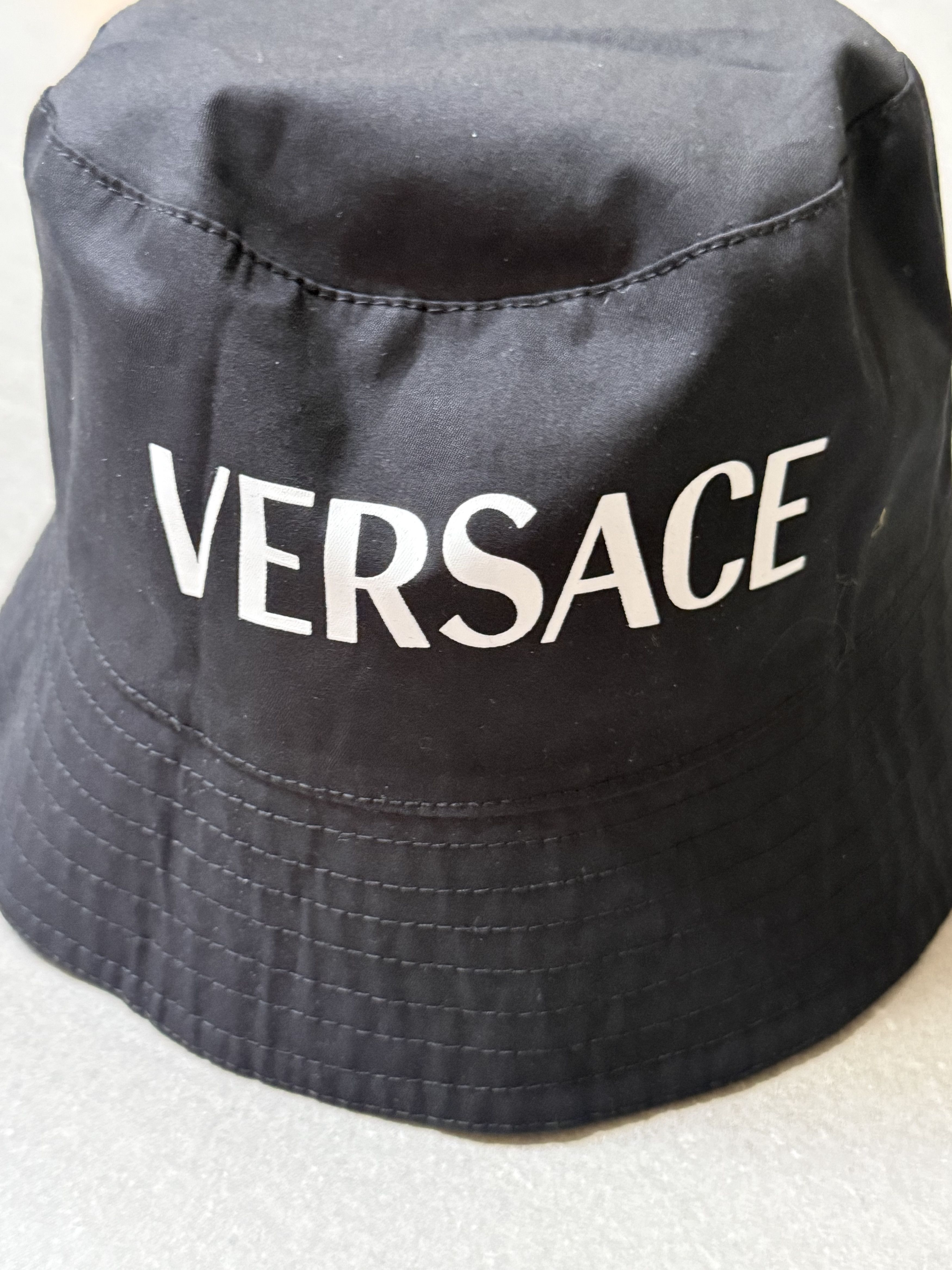 Versace VERSACE REVERS POLYAMIDE BUCKET HAT BAROQUE SIZE 57 $670USD Size ONE SIZE - 15 Thumbnail