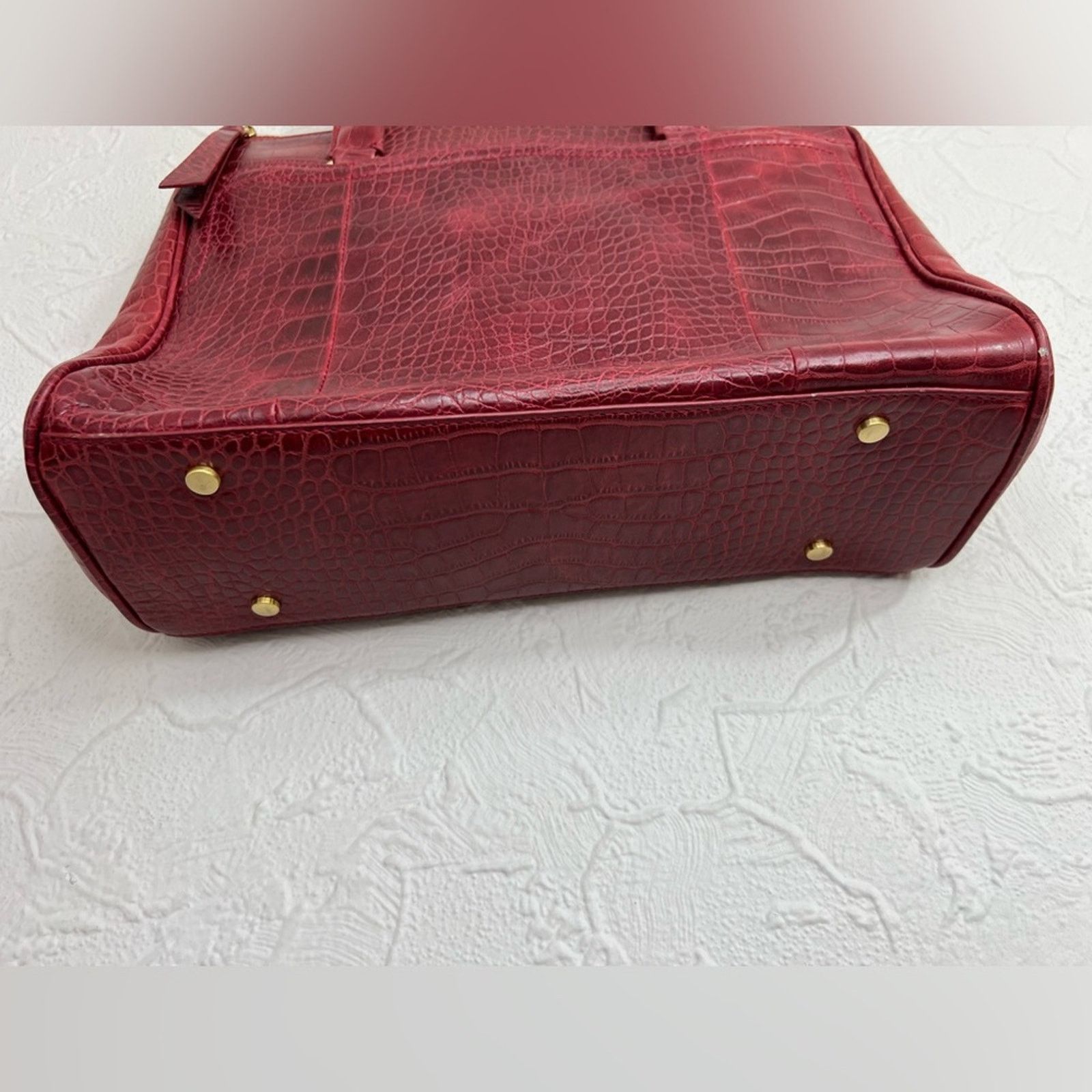 Elie Tahari Elie Tahari Crocodile Embossed Red Leather Tote EUC Size ONE SIZE - 6 Thumbnail