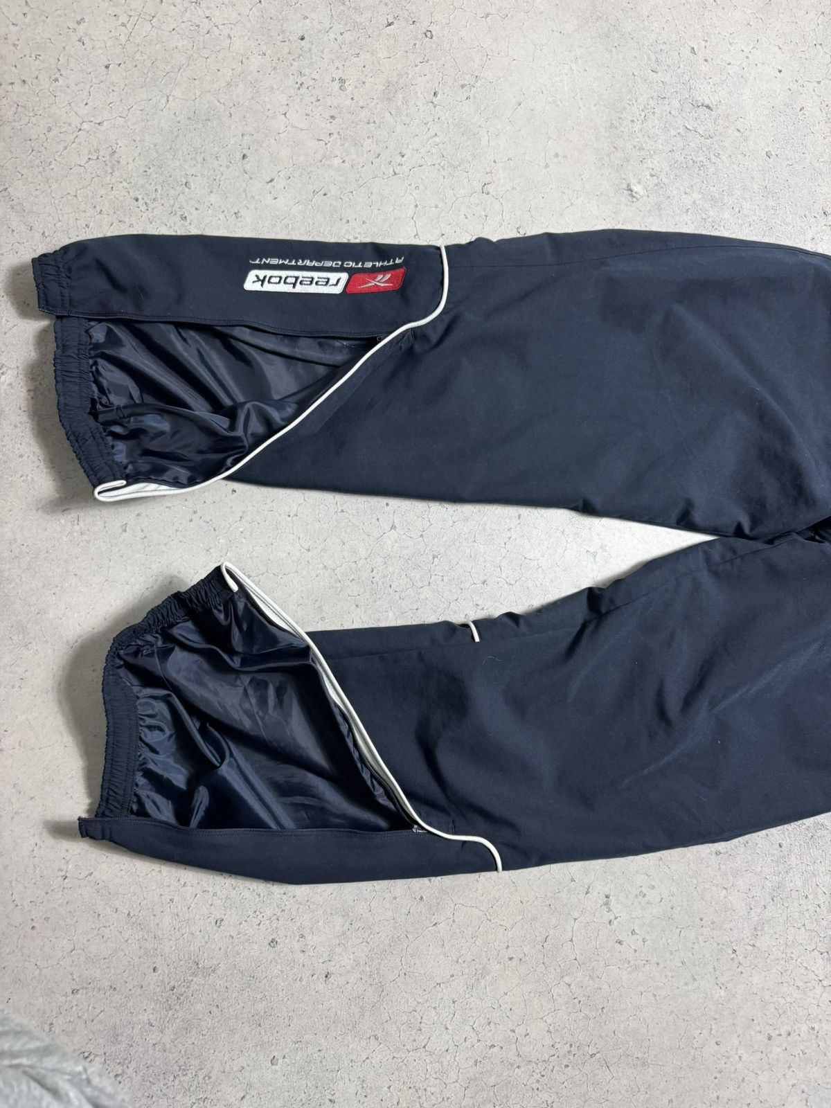 Reebok Reebok Vintage Navy Nylon Track Suit Jacket & Pants Size M Size US M / EU 48-50 / 2 - 16 Thumbnail