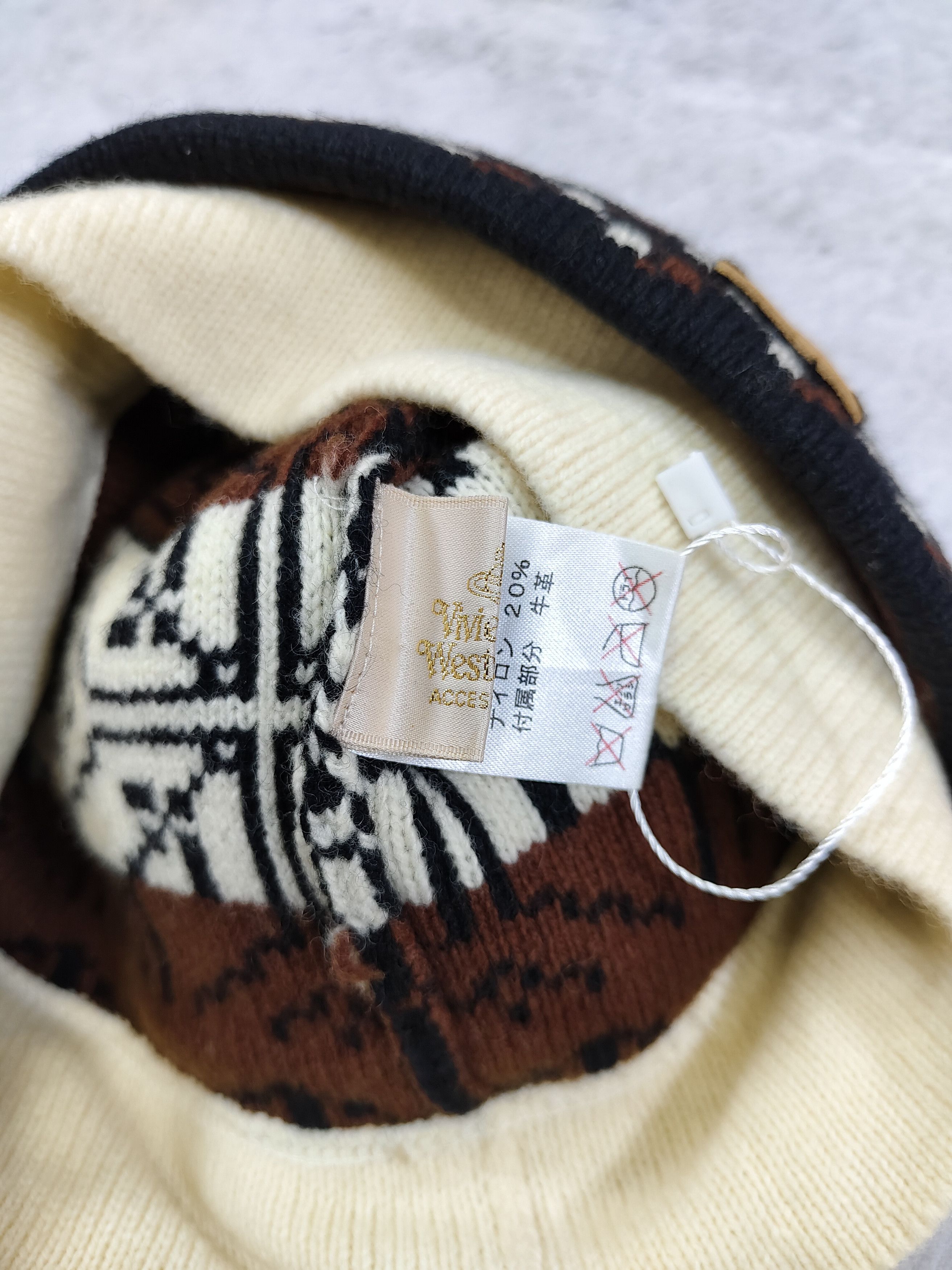Vivienne Westwood 2000s V.W🇬🇧 Nordic Fair Isle Pattern Orb Logo Patch Beanie Size ONE SIZE - 5 Thumbnail