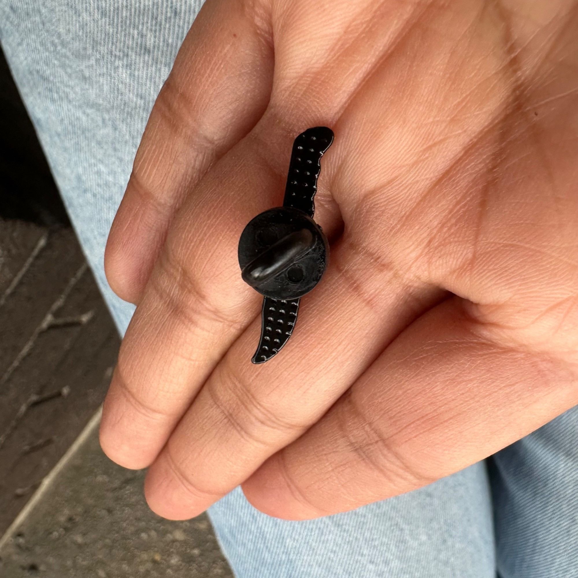 Other ☀️Punk Knife Design Brooch Pin Horror Halloween Style Comic Size ONE SIZE - 3 Thumbnail