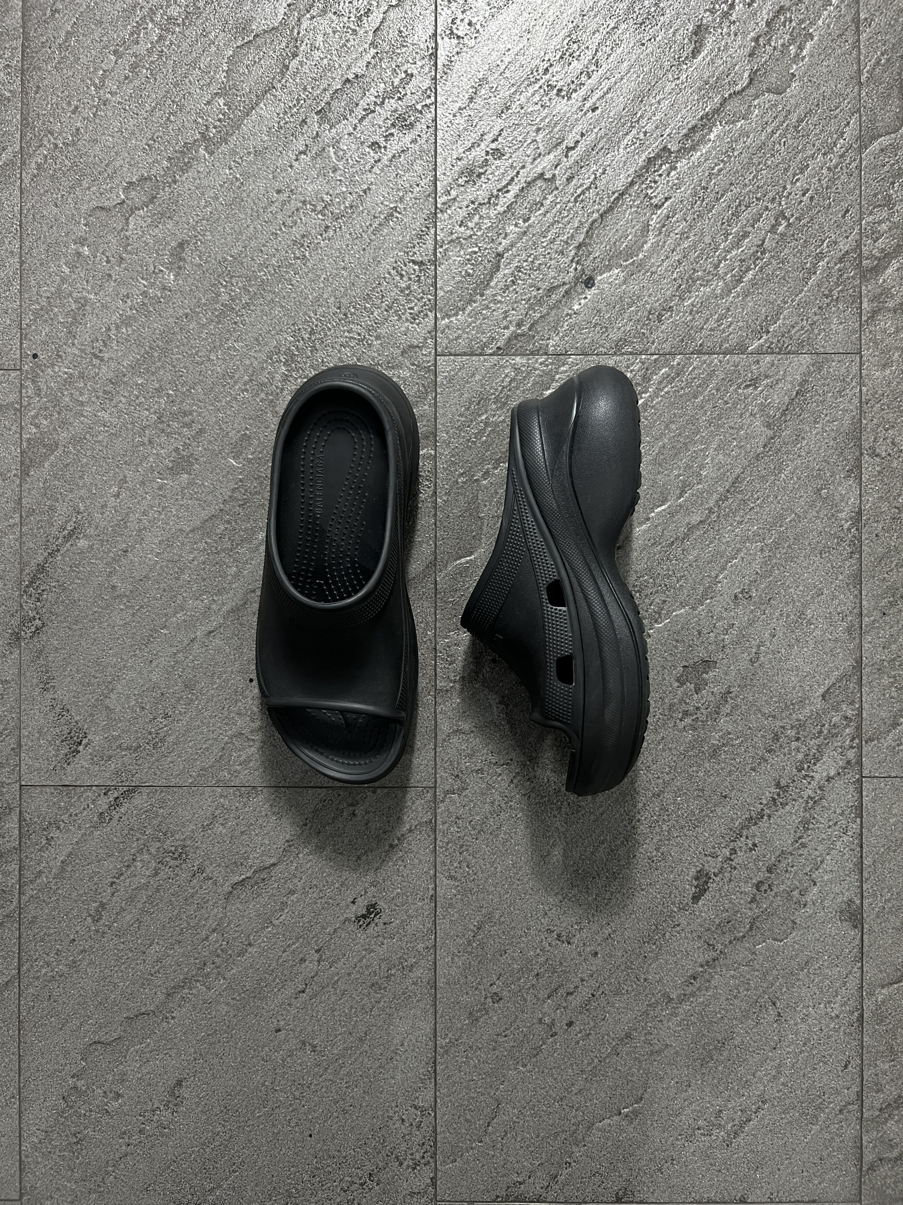 Balenciaga Balenciaga x Crocs Platform Slides Black EU38 Size US 8 / IT 38 - 1 Thumbnail