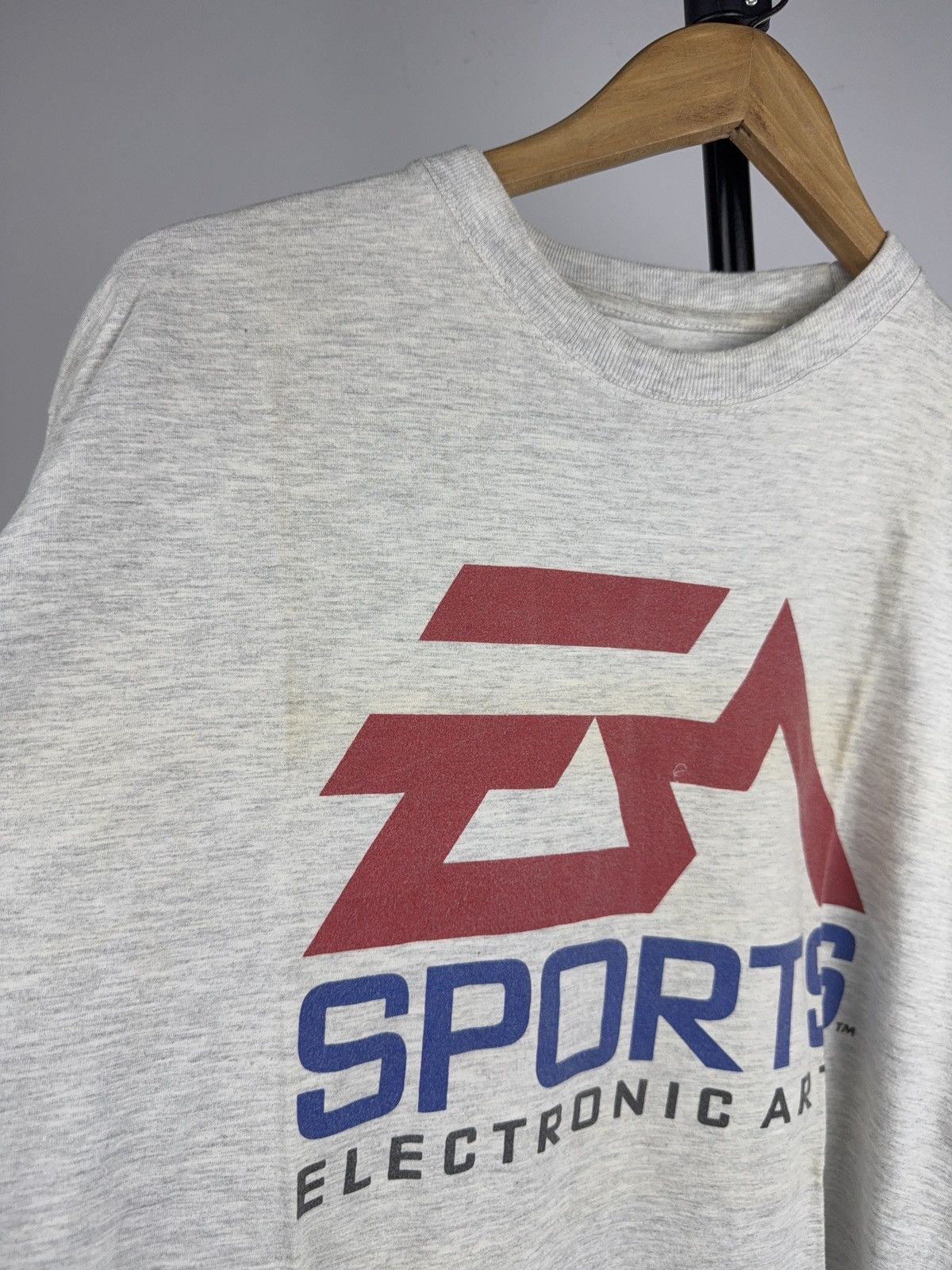 Vintage 00s Y2K EA Sports Big Logo Electronic Arts Game Studio Size US L / EU 52-54 / 3 - 4 Thumbnail