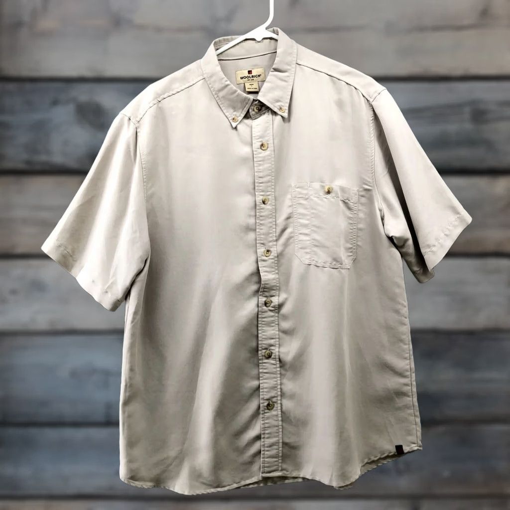 Vintage Woolrich Shirt Mens L Beige Pocket Button-Down Short Sleeve Silky Knit Casual Pocketed Button Up Camp Outdoors Regular Sleeve Size US L / EU 52-54 / 3 - 1 Thumbnail