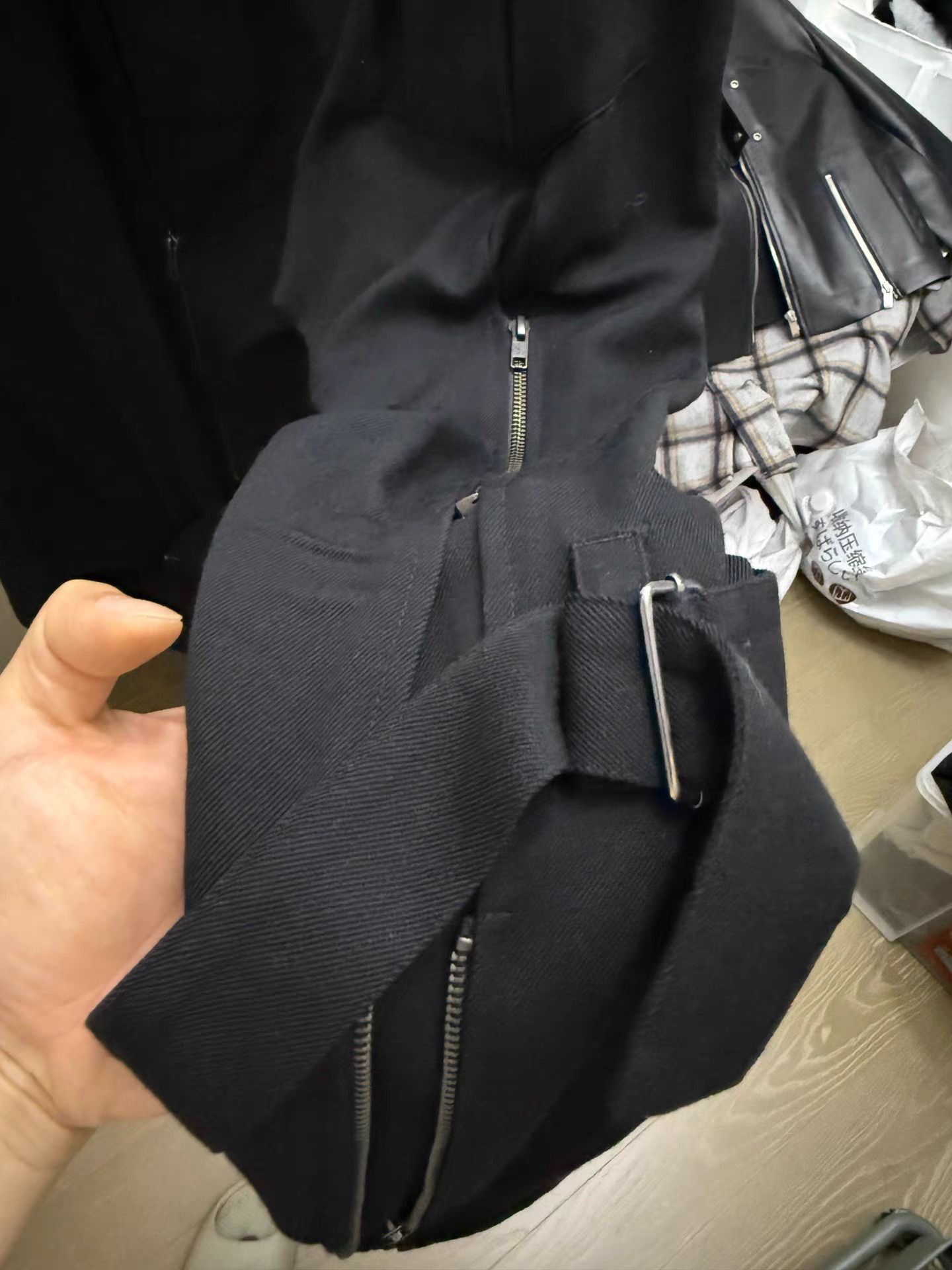 Ann Demeulemeester Black Casual Pants with Belted Cuffs Size 40 Size US 40 / EU 56 - 4 Thumbnail