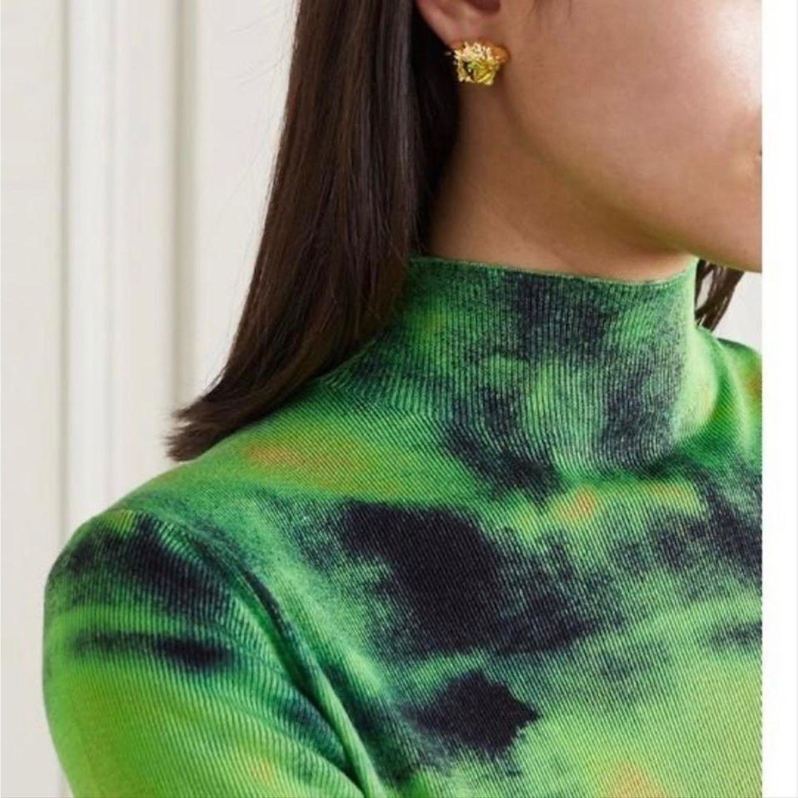 Versace Medusa logo gold tone earrings Size ONE SIZE - 3 Thumbnail