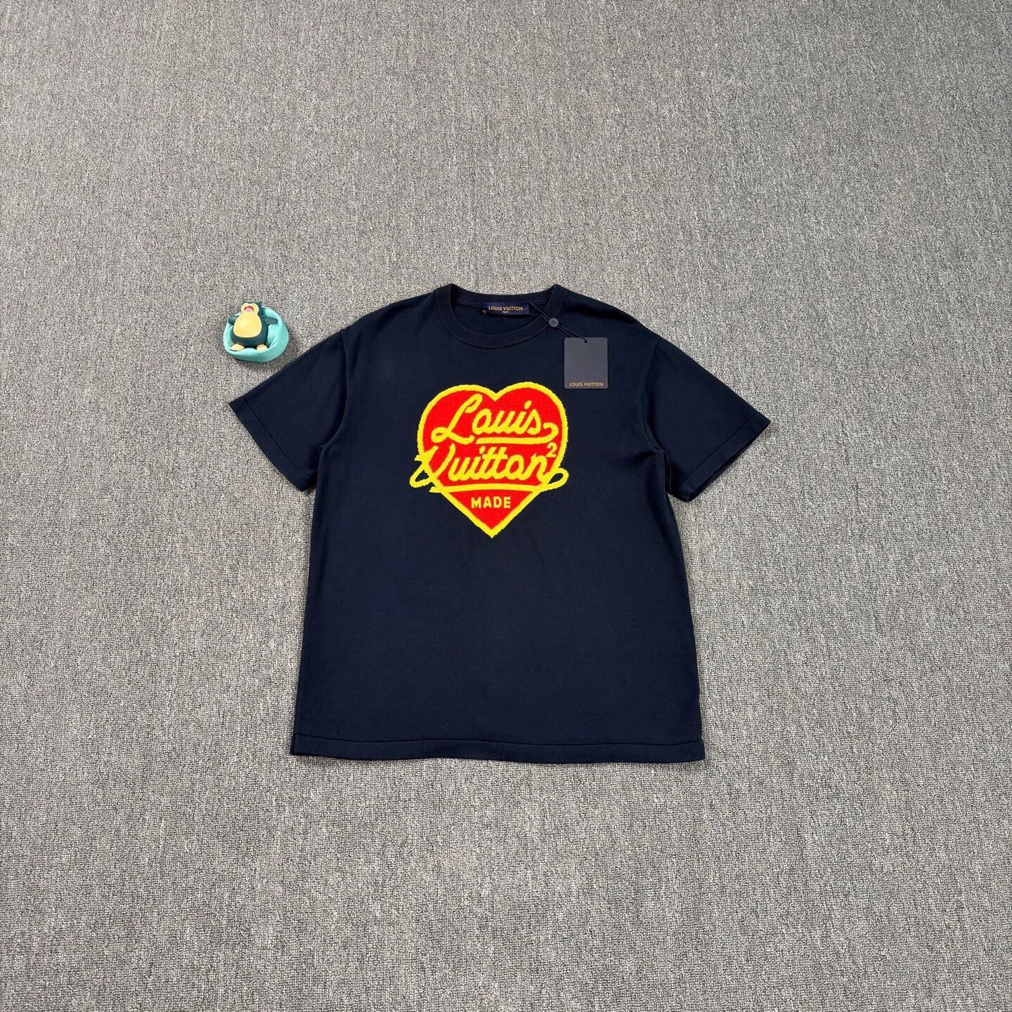 Louis Vuitton LV x Nigo Navy Heart Print Knit Short-Sleeve Tee M Size US M / EU 48-50 / 2 - 1 Thumbnail