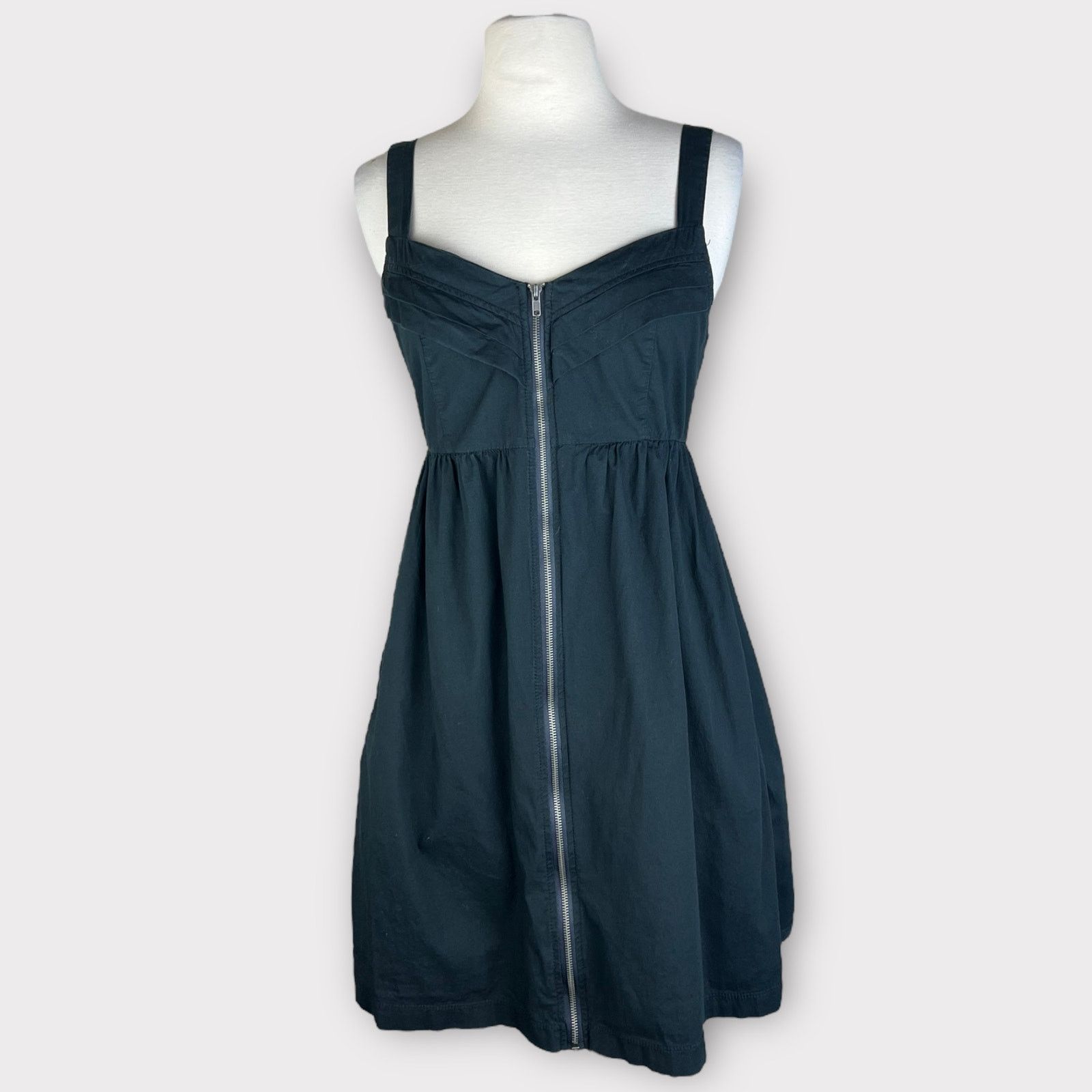 Macys BeBop Empire Waist Full Zip Black Sweetheart Pockets Dress Size M / US 6-8 / IT 42-44 - 1 Thumbnail