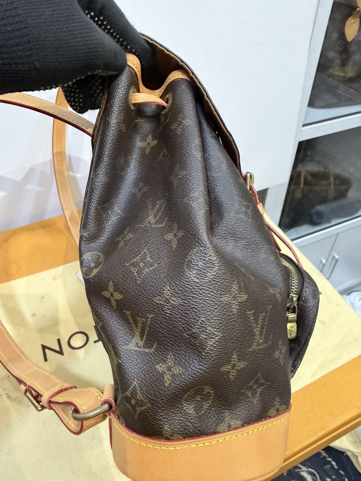 Louis Vuitton Louis vuitton backpack mm ( 2174 ) Size ONE SIZE - 3 Thumbnail