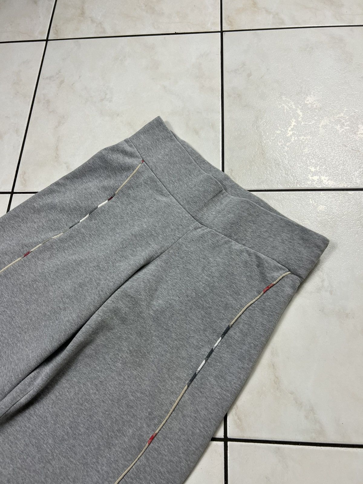 Burberry Vintage Burberry y2k juicy stripe check baggy sweatpants Size 27" / US 4 / IT 40 - 11 Thumbnail