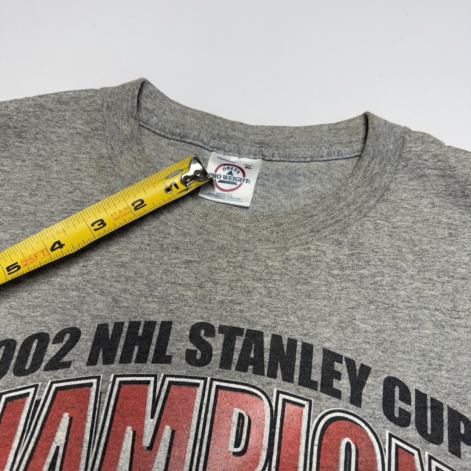 NHL Vintage Detroit Red Wings 2002 NHL Stanley Cup Champions Size US XL / EU 56 / 4 - 4 Thumbnail