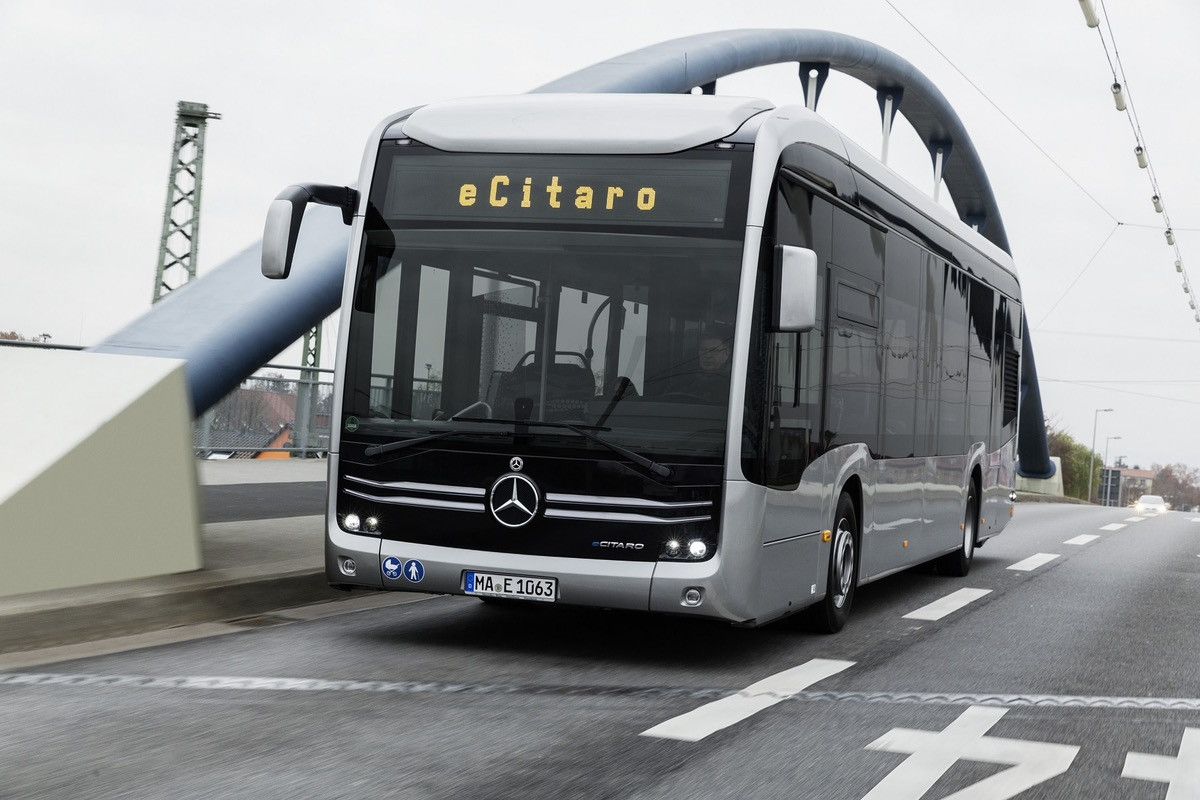 Mercedes-Benz Vintage 90s Mercedes-Benz eCitaro Bus Big Logo T-shirt Size US XL / EU 56 / 4 - 3 Thumbnail