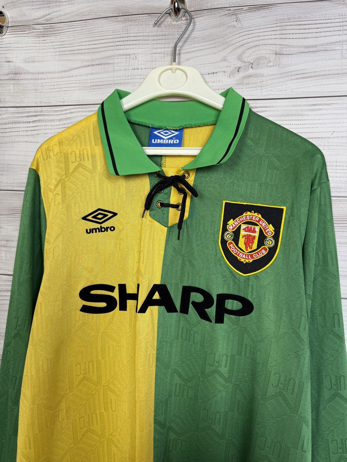 Umbro Umbro Sharp Manchester United White Soccer Jersey Longsleeve Size US L / EU 52-54 / 3 - 3 Thumbnail