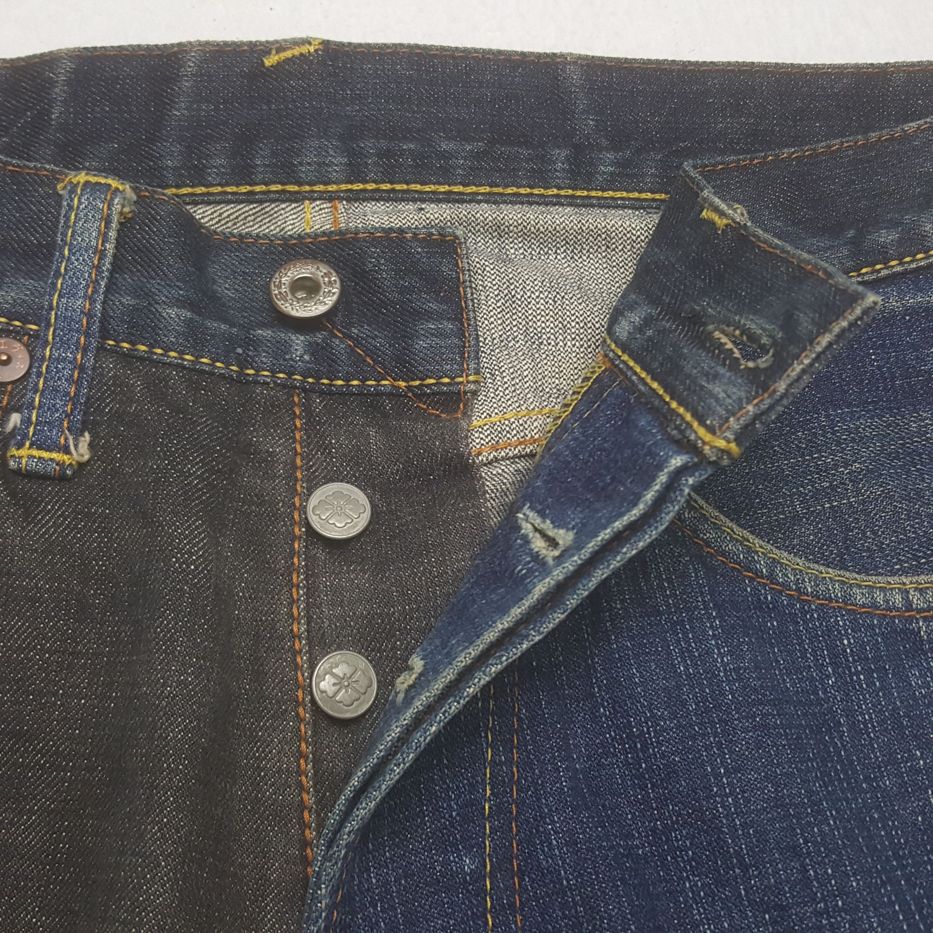 Evisu × Japanese Brand Vintage Evisu Paris Two Tone Custom Diacock Art Denim Jeans Size US 29 - 13 Thumbnail