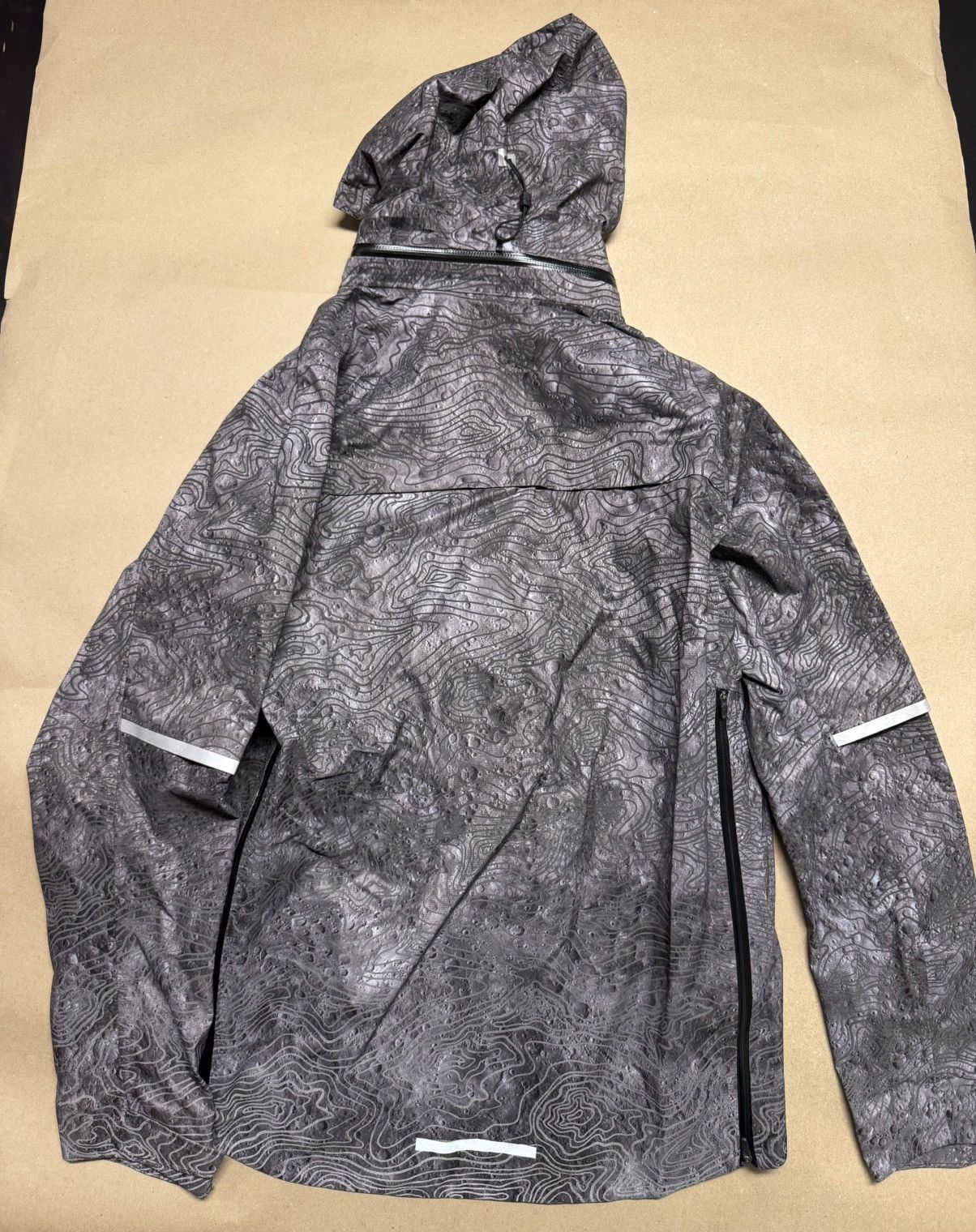 Nike NIKE Large L ZONAL AEROSHIELD ENERGY Men's Running Jacket Size US L / EU 52-54 / 3 - 2 Thumbnail