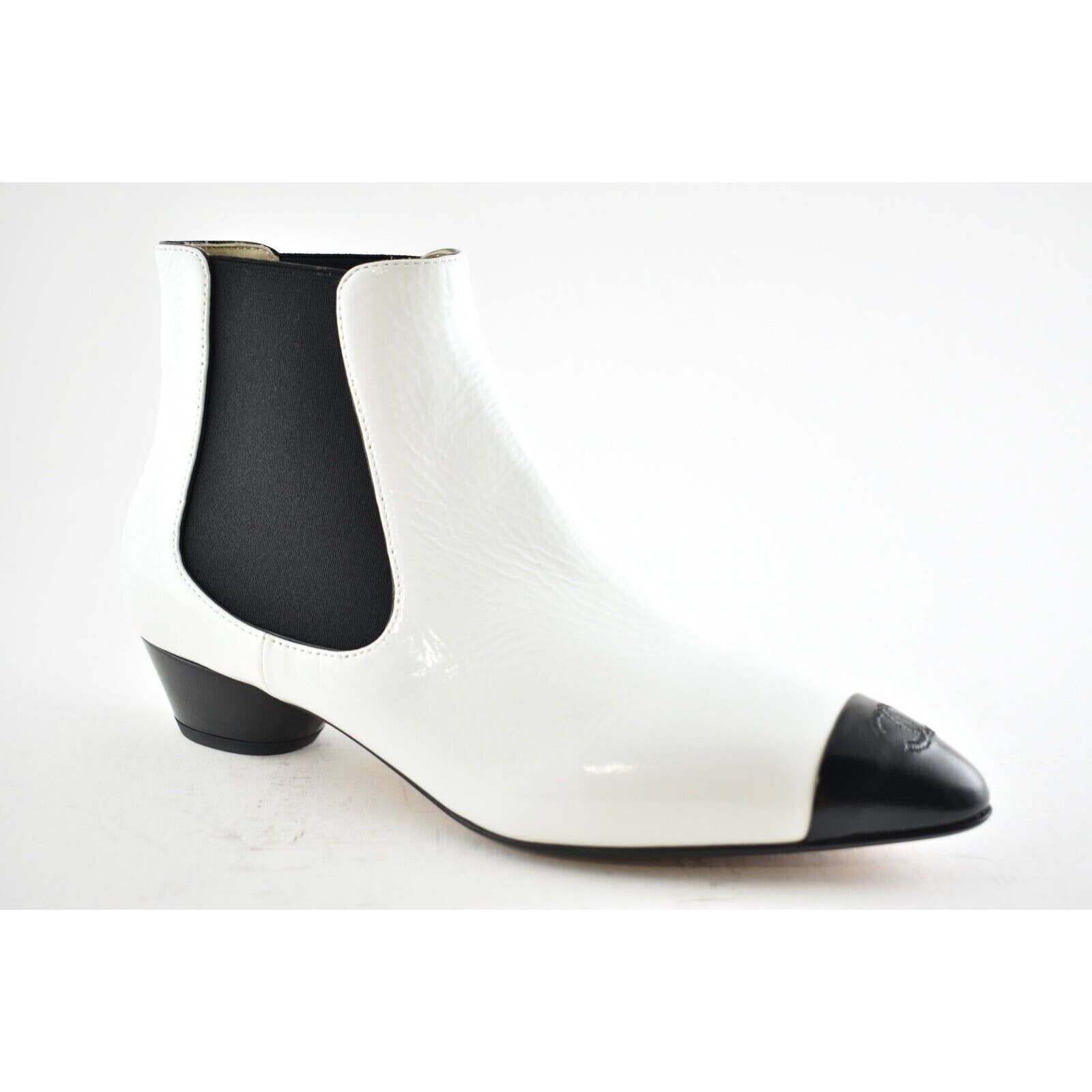 Chanel Chanel 19B White Black Leather Cone CC Logo Ankle Short Size US 8 / IT 38 - 2 Thumbnail