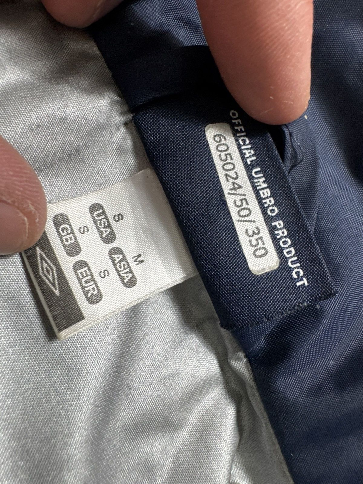 Umbro Umbro Nylon Light Windbreakers Jacket Big Logo Navy Size S Size US S / EU 44-46 / 1 - 9 Thumbnail