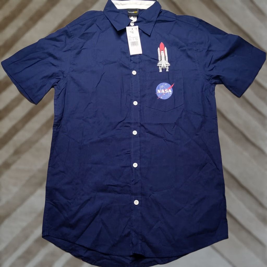 Vintage NASA x FIFTH SUN Men Small Blue Space Shuttle Short Sleeve Button-Up Shirt NEW Size US S / EU 44-46 / 1 - 1 Thumbnail