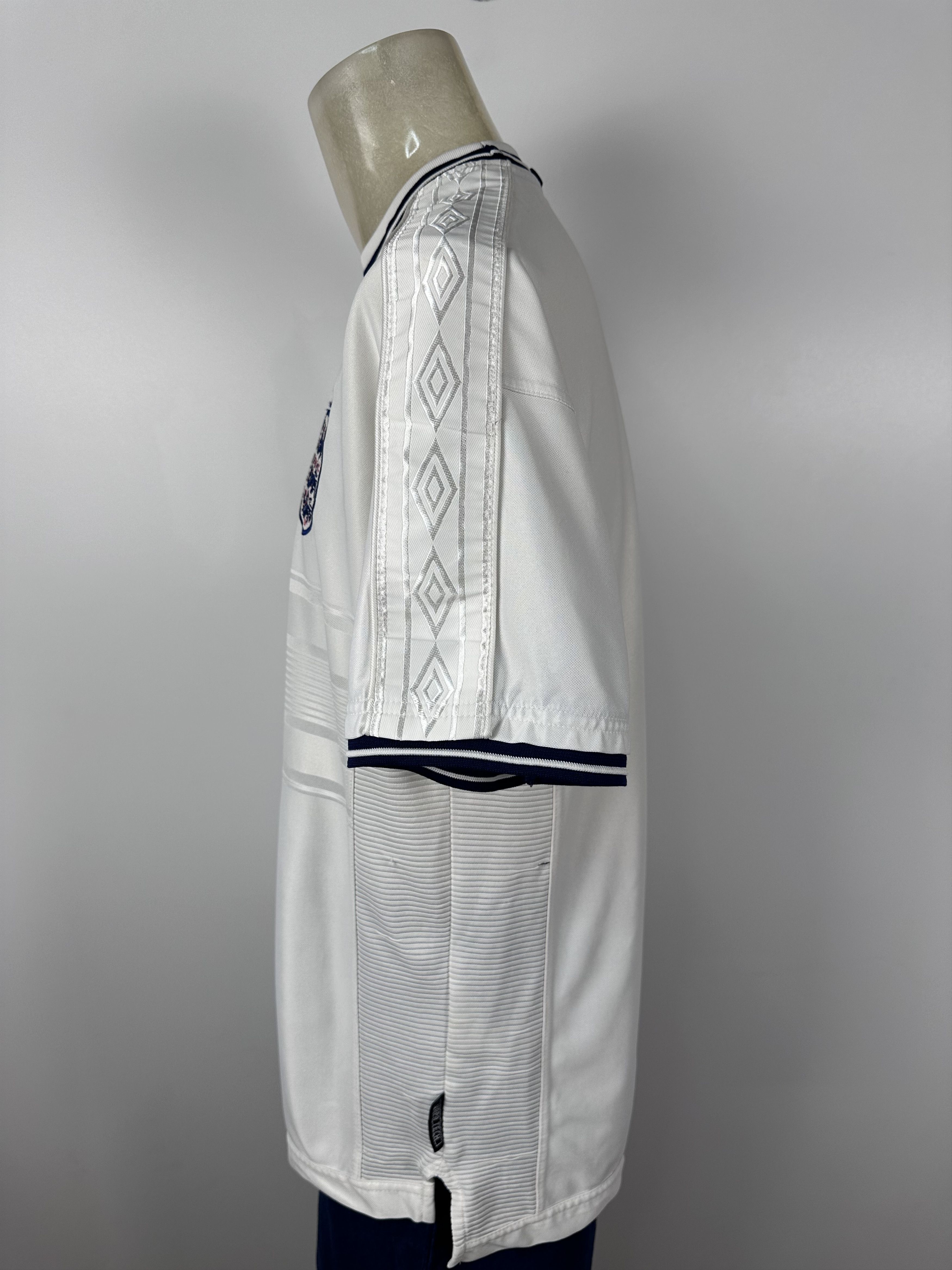 Umbro × Vintage ENGLAND 1999 2001 HOME FOOTBAL SHIRT SOCCER JERSEY UMBRO Size US L / EU 52-54 / 3 - 7 Thumbnail