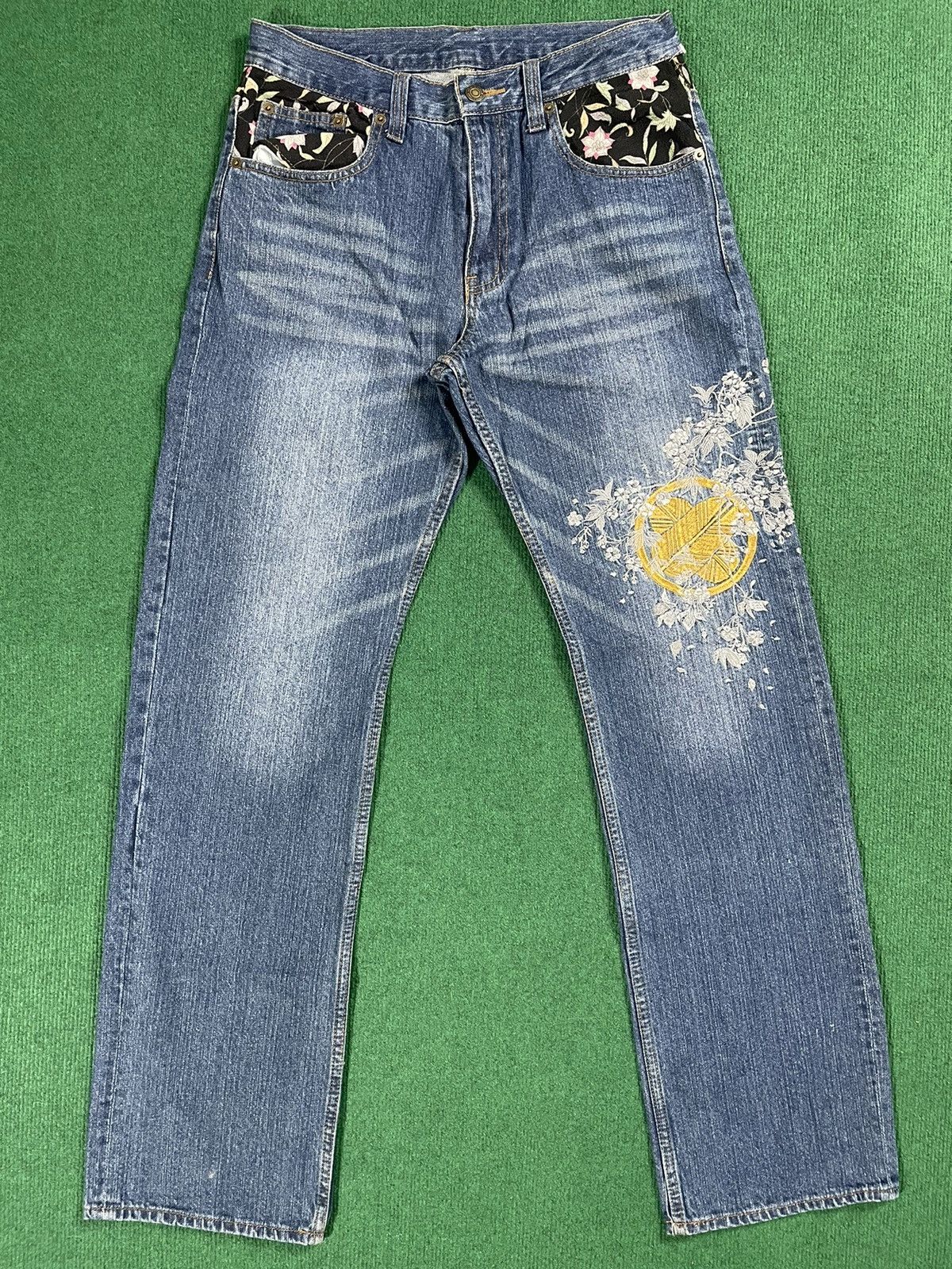Japanese Jeans With Art Karakuri Motif Style
