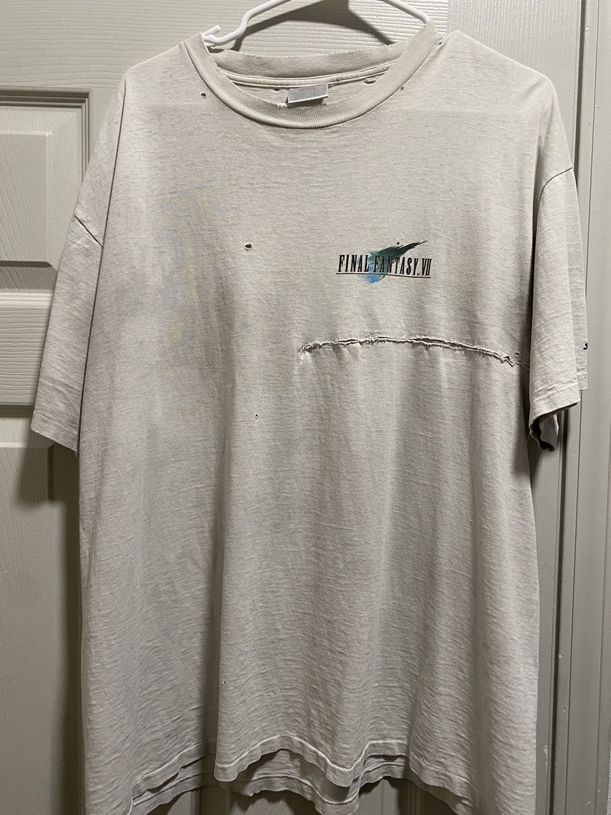 rare final fantasy cloud t shirt