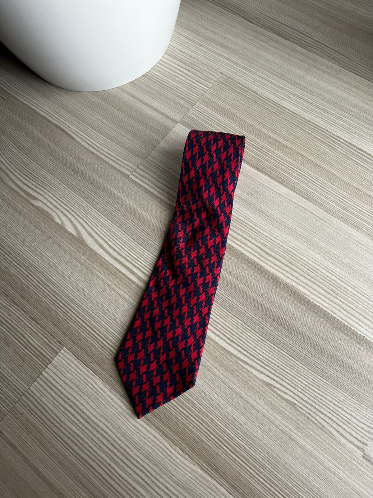 Hermes Vintage Hermes Red/Black Silk Tie 7315EA Made in France Size ONE SIZE - 6 Thumbnail