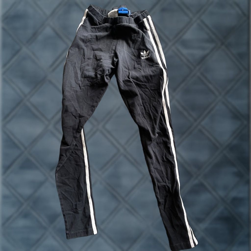 Adidas ADIDAS Leggings Workout Pants Women's XS Black Distressed 3-Stripes Skinny Inseam 28.5" Cotton Blend Sport Athletic Womens XS Black/White 90s? Size 26" / US 2 / IT 38 - 1 Thumbnail