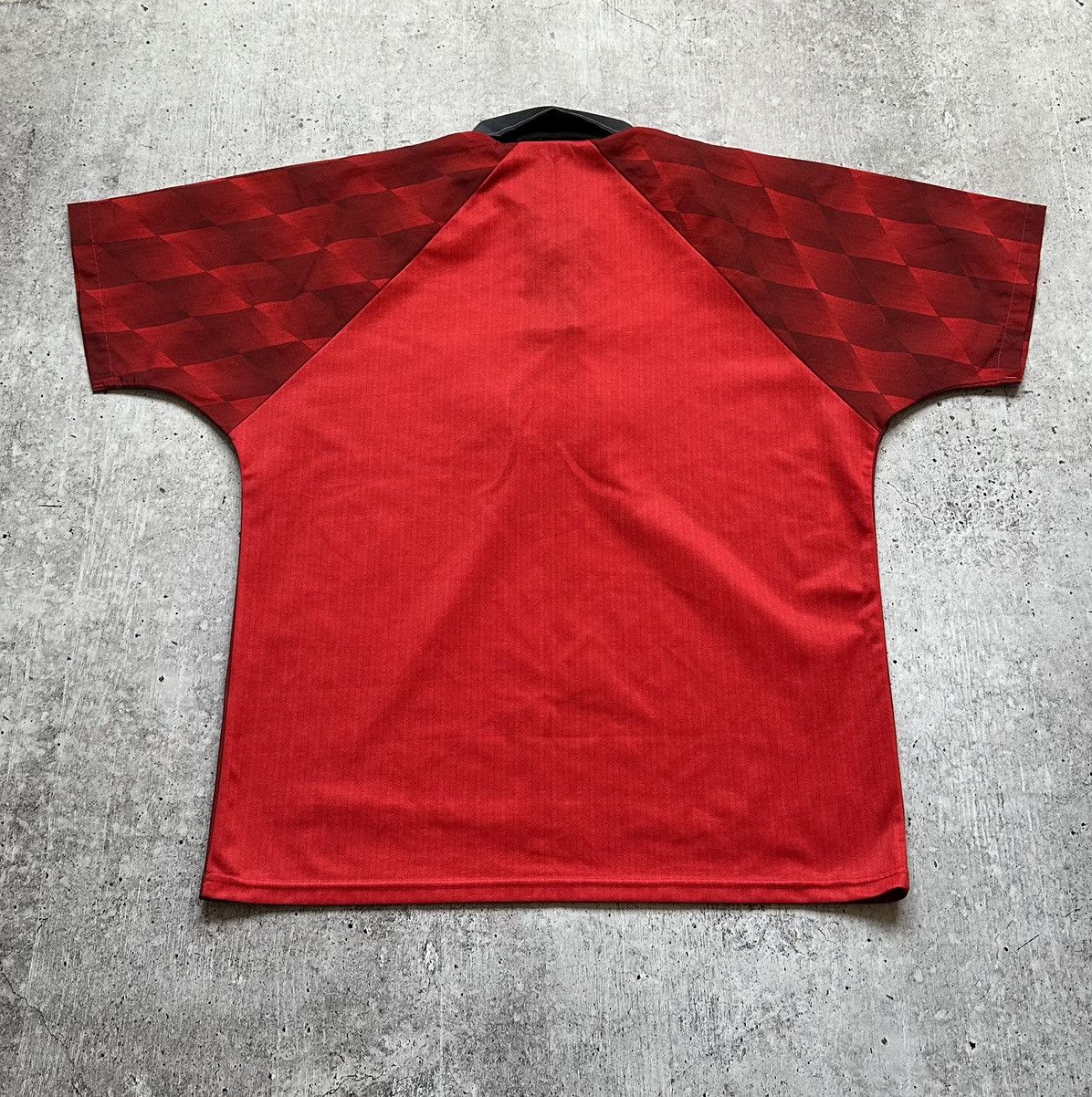 Umbro 1996/98 Umbro Manchester United Vintage Home Soccer Jersey Size US L / EU 52-54 / 3 - 16 Thumbnail