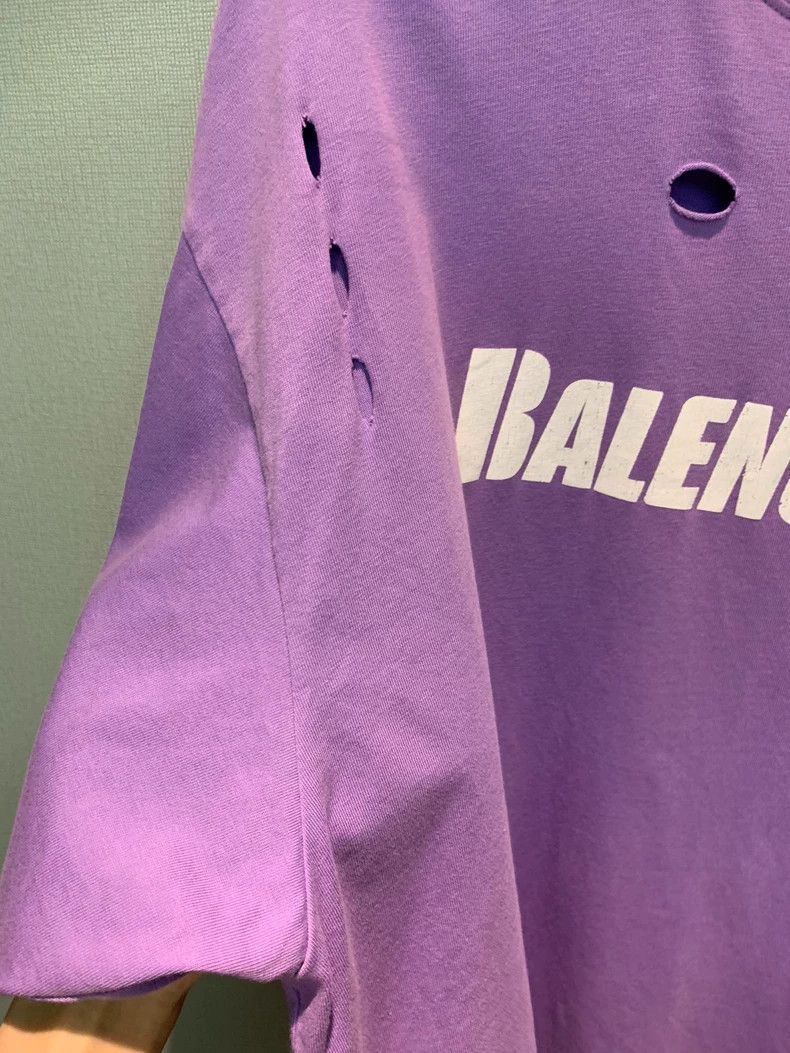 Balenciaga Balenciaga Taro purple ripped short sleeves 2505-Nextarrow Size US XXS / EU 40 - 6 Thumbnail