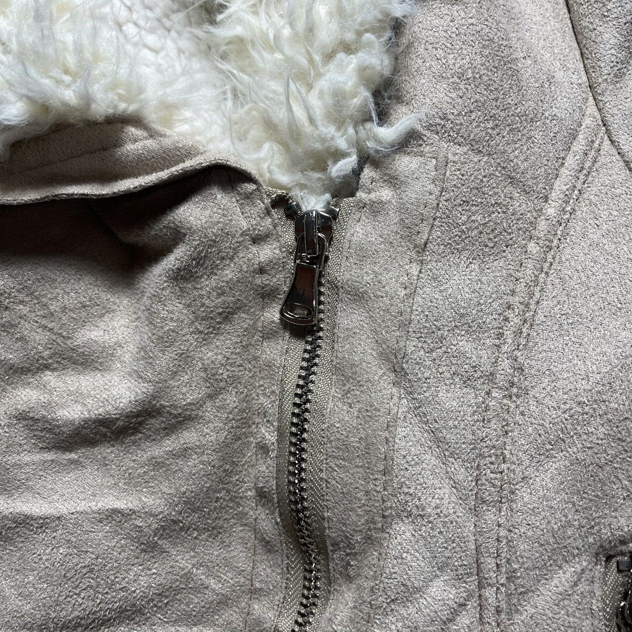 Le Grande Bleu (L.G.B.) Unknown Brand Faux Fur Cropped Jacket Size M / US 6-8 / IT 42-44 - 4 Thumbnail