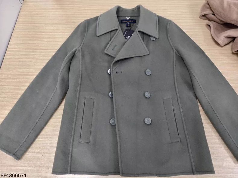 Louis Vuitton Louis Vuitton Green wool coat Size US XXS / EU 40 - 1 Thumbnail