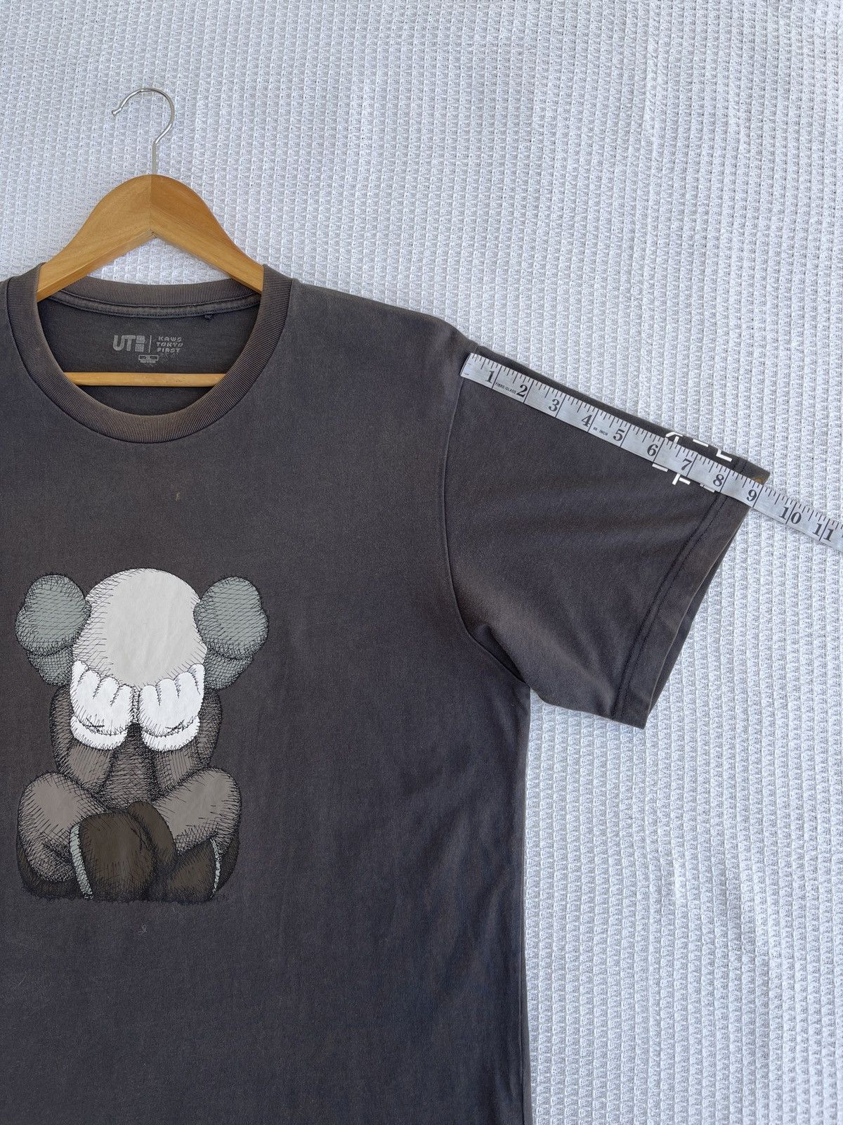 Kaws × Uniqlo Last Drop🔥Rare🔥SUN FADED Japanese KAWS Tokyo First Tee Size US XL / EU 56 / 4 - 12 Thumbnail