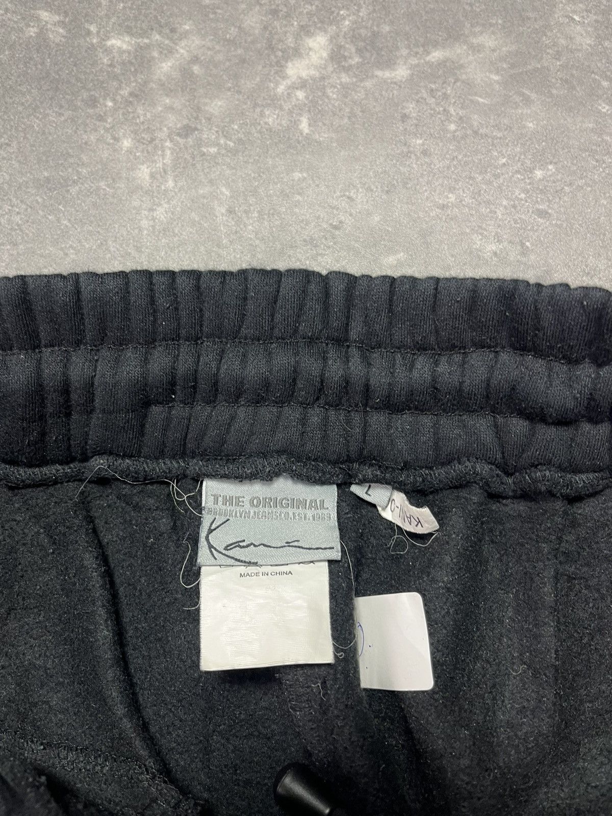 Karl Kani Karl Kani Vintage Embroidered Printed Baggy Sweatpants L Size US 34 / EU 50 - 9 Thumbnail