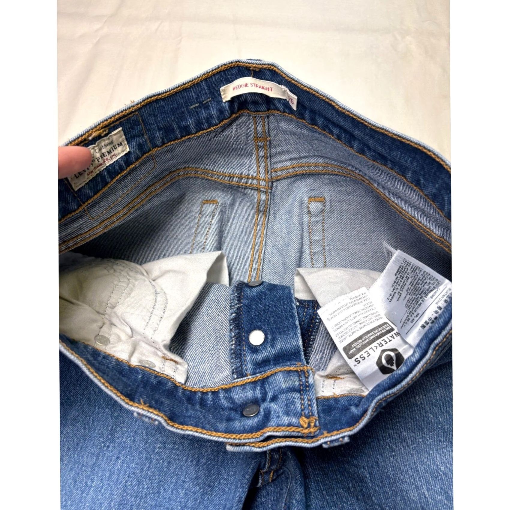 Levi's Levi's Premium Wedgie Straight Jeans Womens 26X28 Blue Wash Denim High Rise Button Fly Stretch 5-Pocket Vintage? No Size 26" / US 2 / IT 38 - 4 Thumbnail